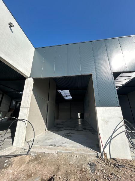 Nieuwbouw magazijn (271 m²) en 2 parkings – vlakbij N9 foto 8