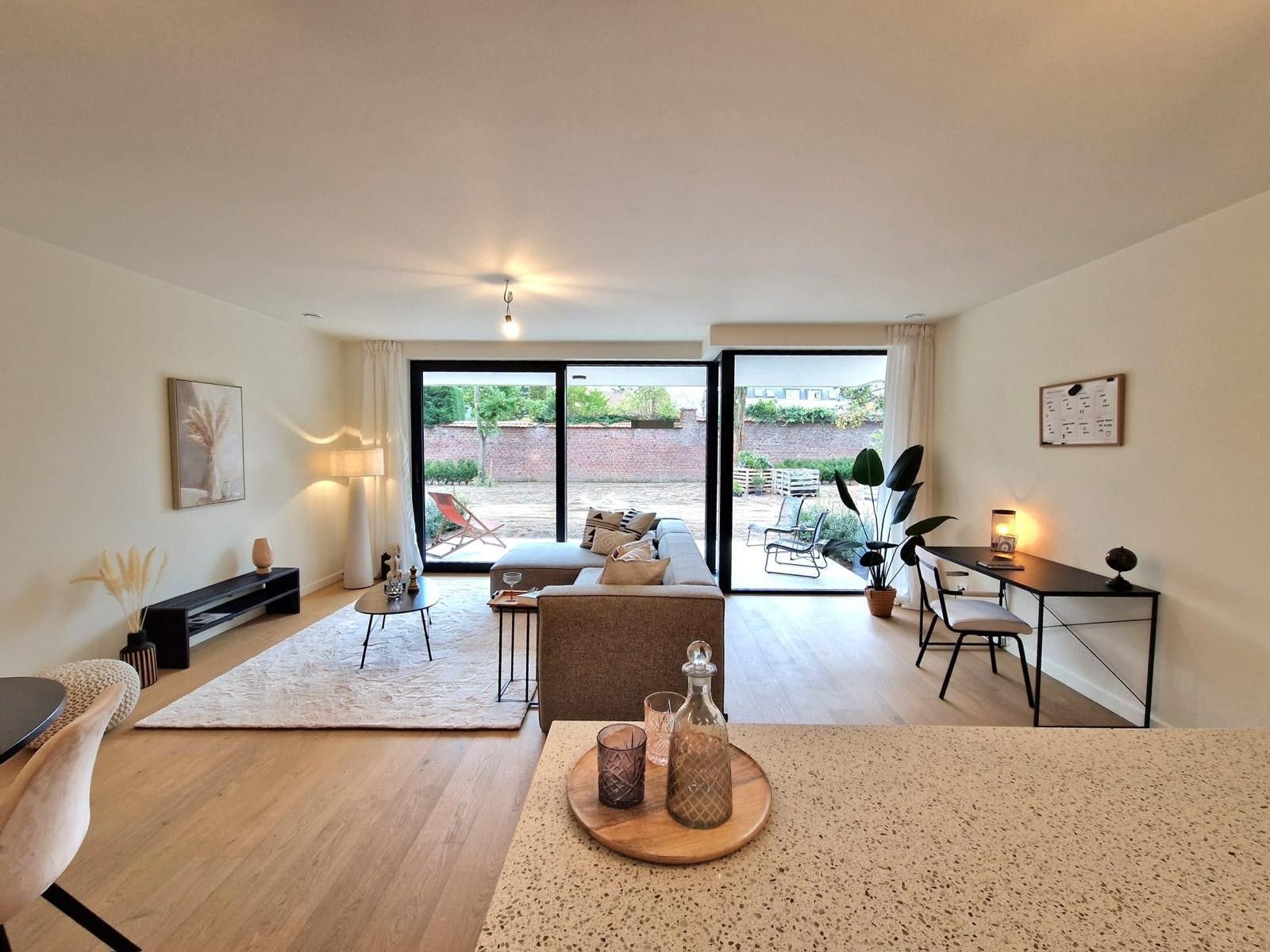 Volledig afgewerkt modelappartement! foto 4