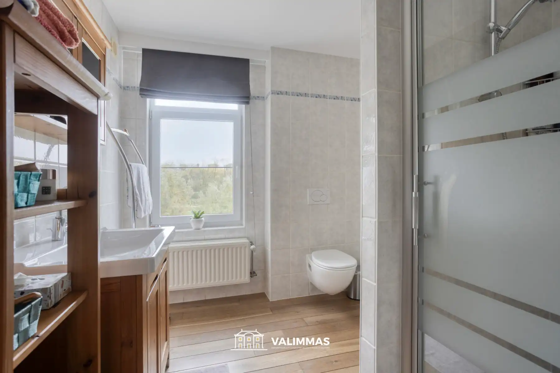 Prachtig gelegen gerenoveerde driegevelwoning met grote tuin foto 12