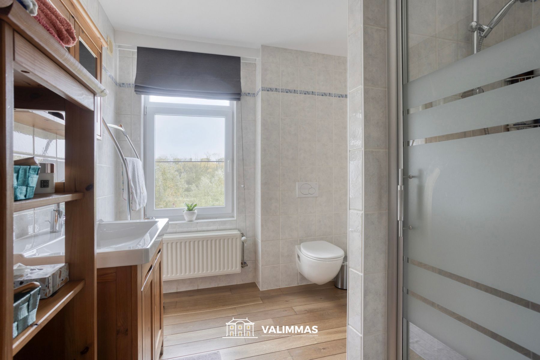 Prachtig gelegen gerenoveerde driegevelwoning met grote tuin foto 12