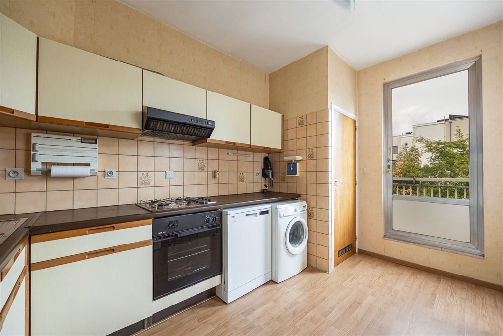 Zeer ruime, te renoveren woning met tuin foto 5