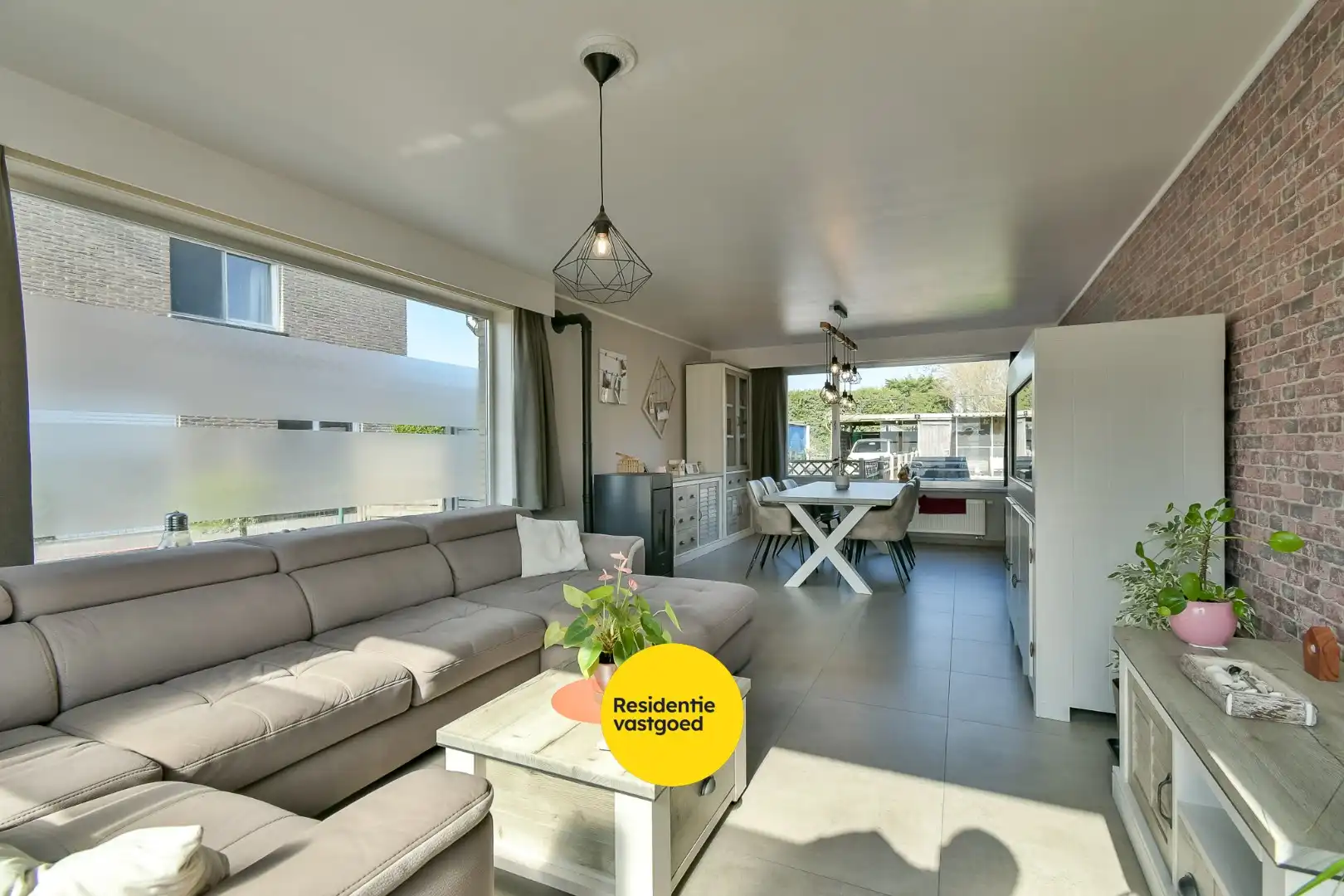 Instapklare woning op een toplocatie! foto {{pictureIndex}}