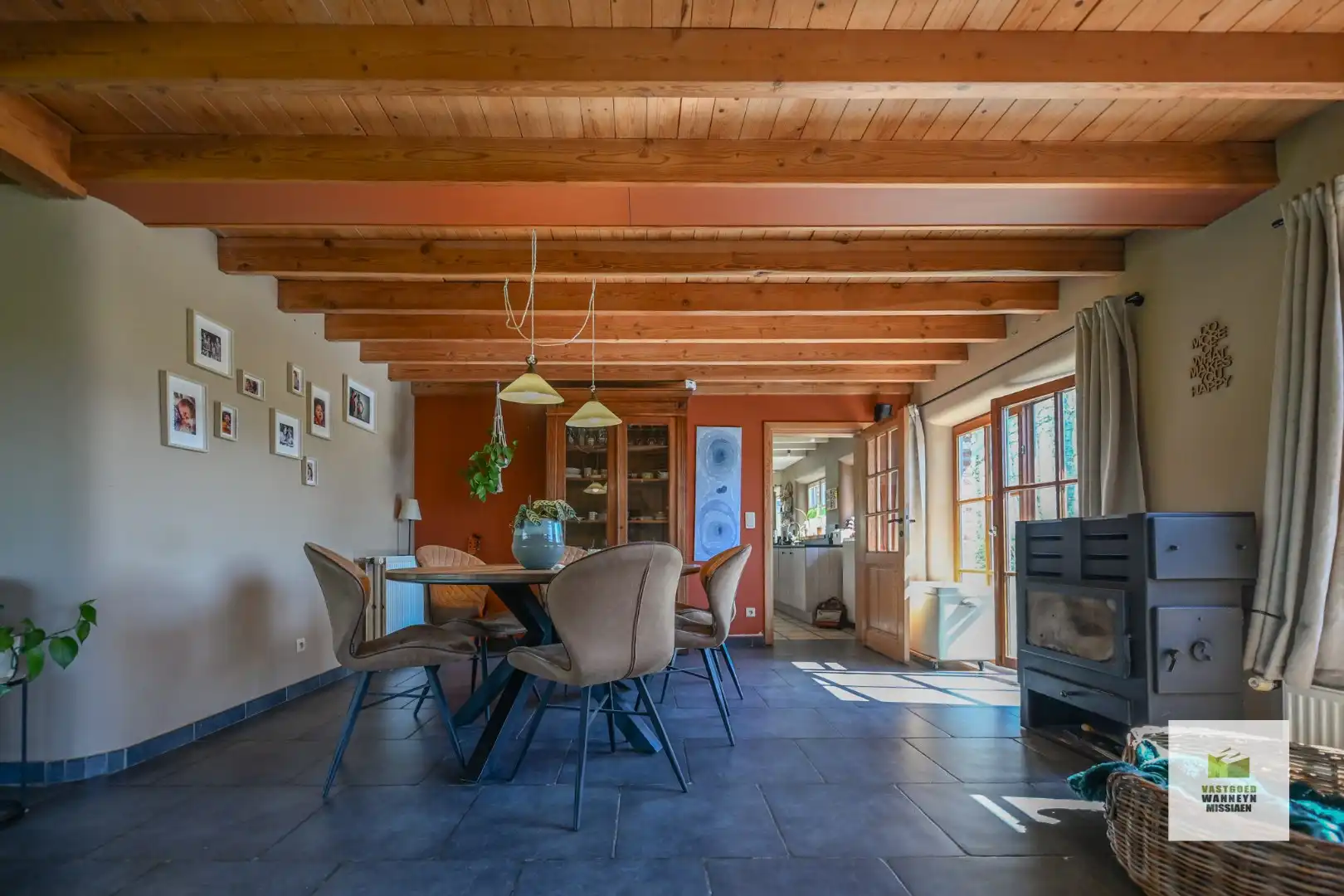 Landelijke gerenoveerde woning op 9.500 m2 met 3 slaapkamers en landelijk vergezicht foto 19