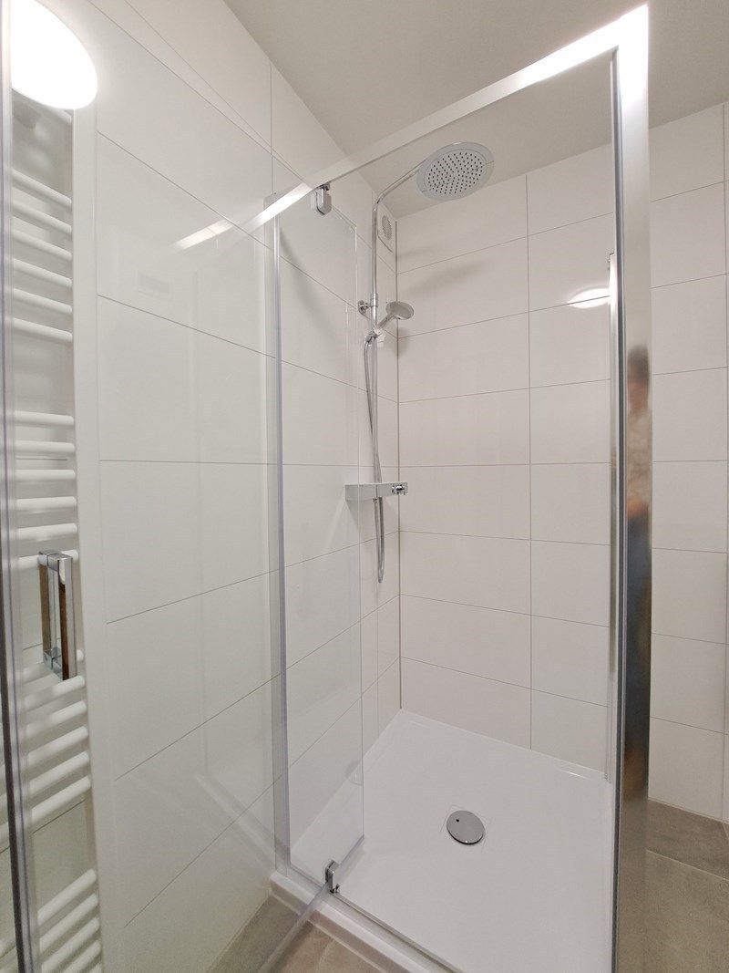 Knap gerenoveerd appartement te Genk centrum foto 15