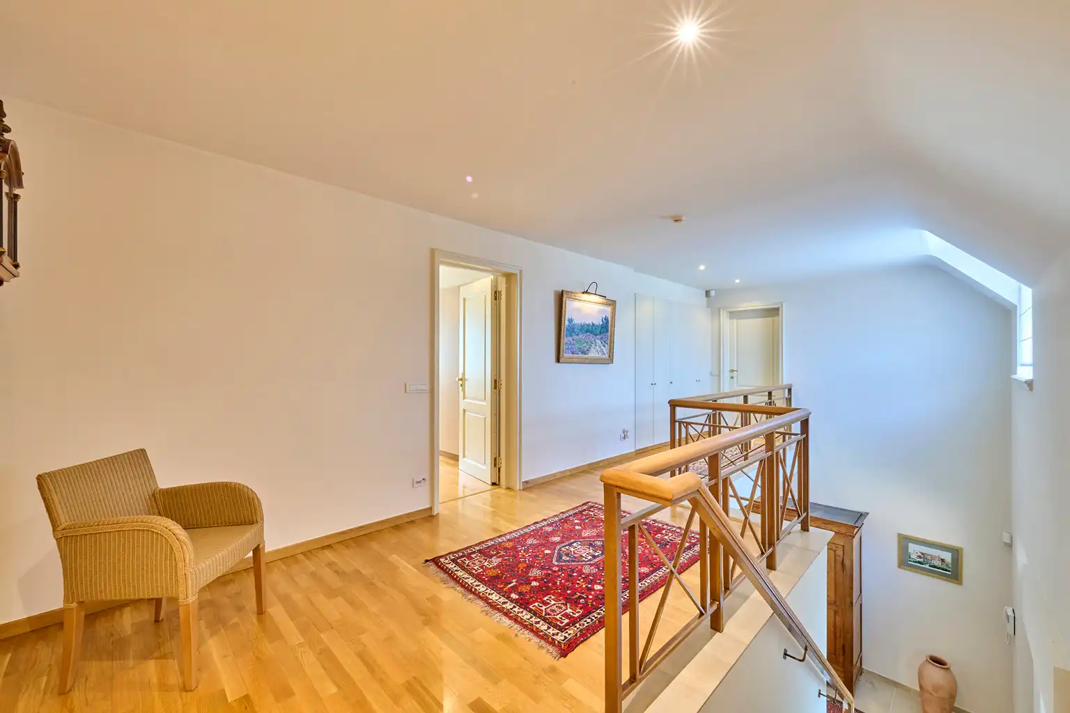 Exclusieve villa met bijgebouwen op 6.660m² grond foto 14