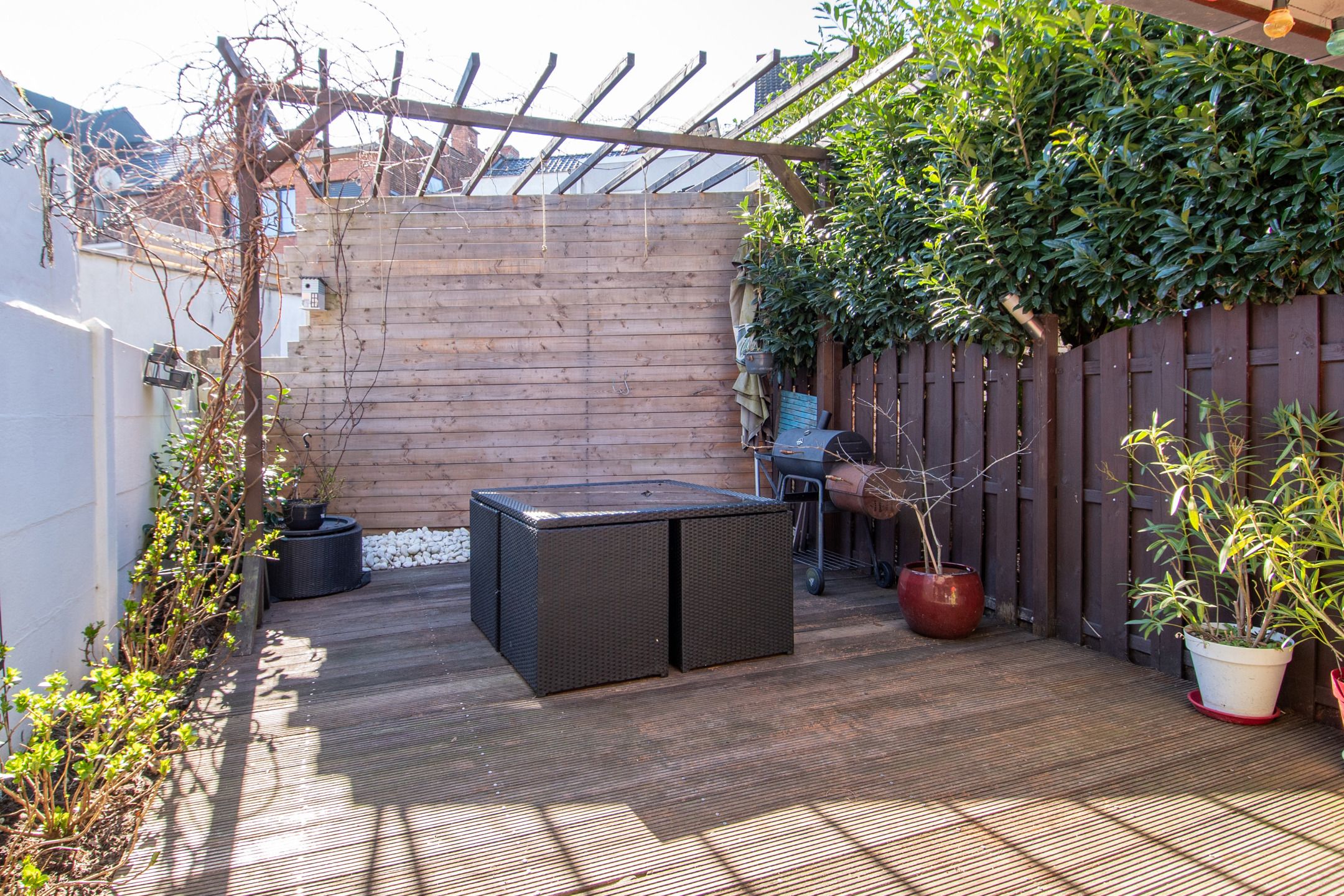 Instapklare starterswoning met garage op centrale locatie foto 7