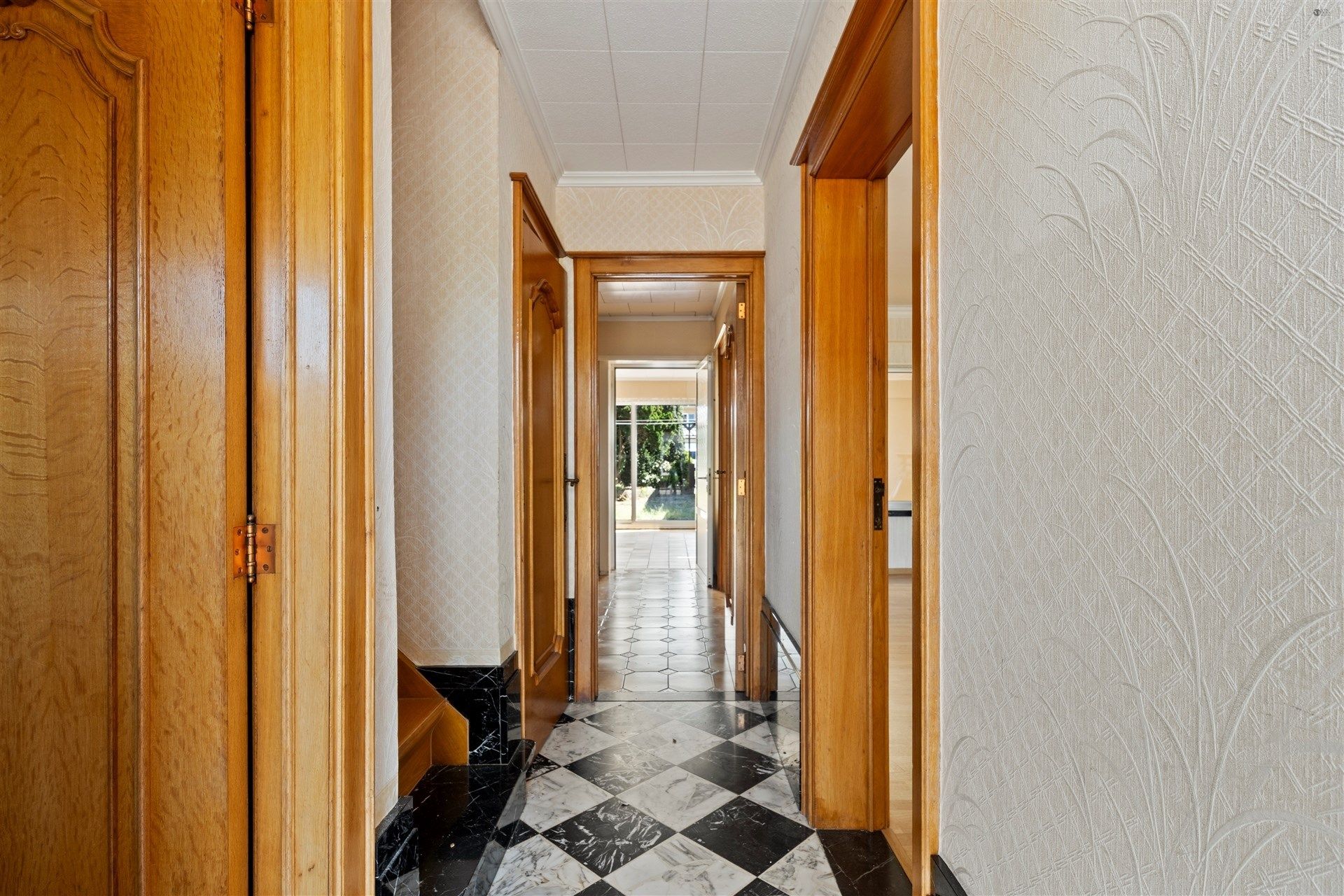Te renoveren rijwoning op een rustige locatie in Kemzeke foto 11