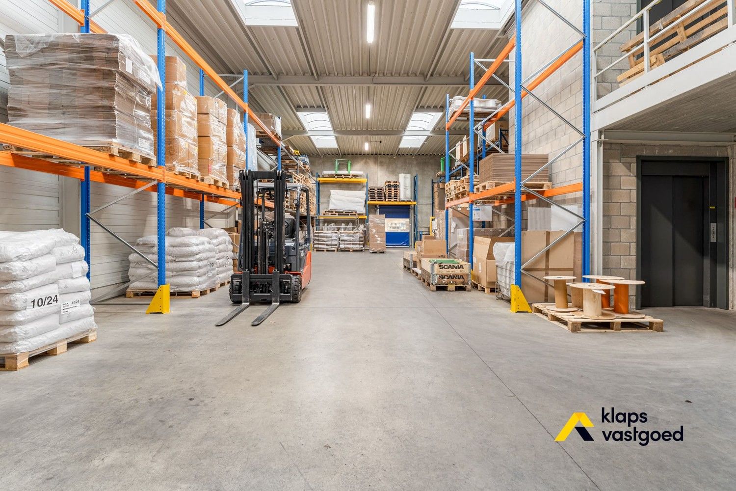 Knappe industriële hal op het bedrijventerrein van Rotem foto 31