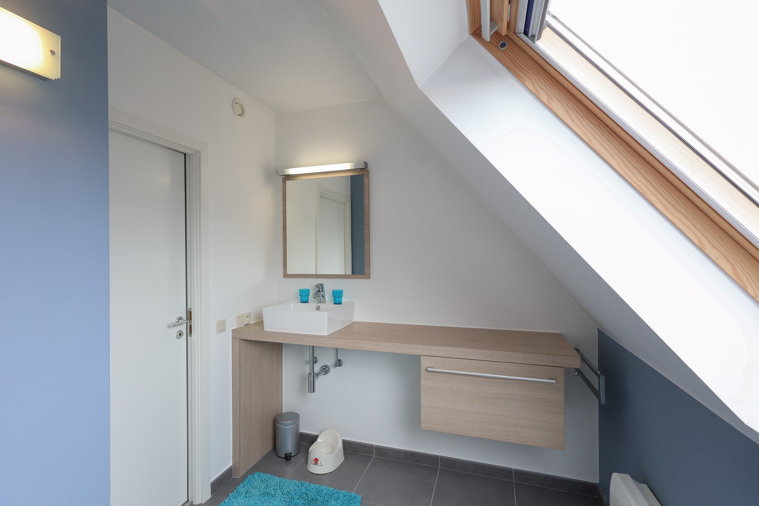 Duplex appartement met 3 volwaardige slaapkamers én autostaanplaats, vlak bij zee! foto 12