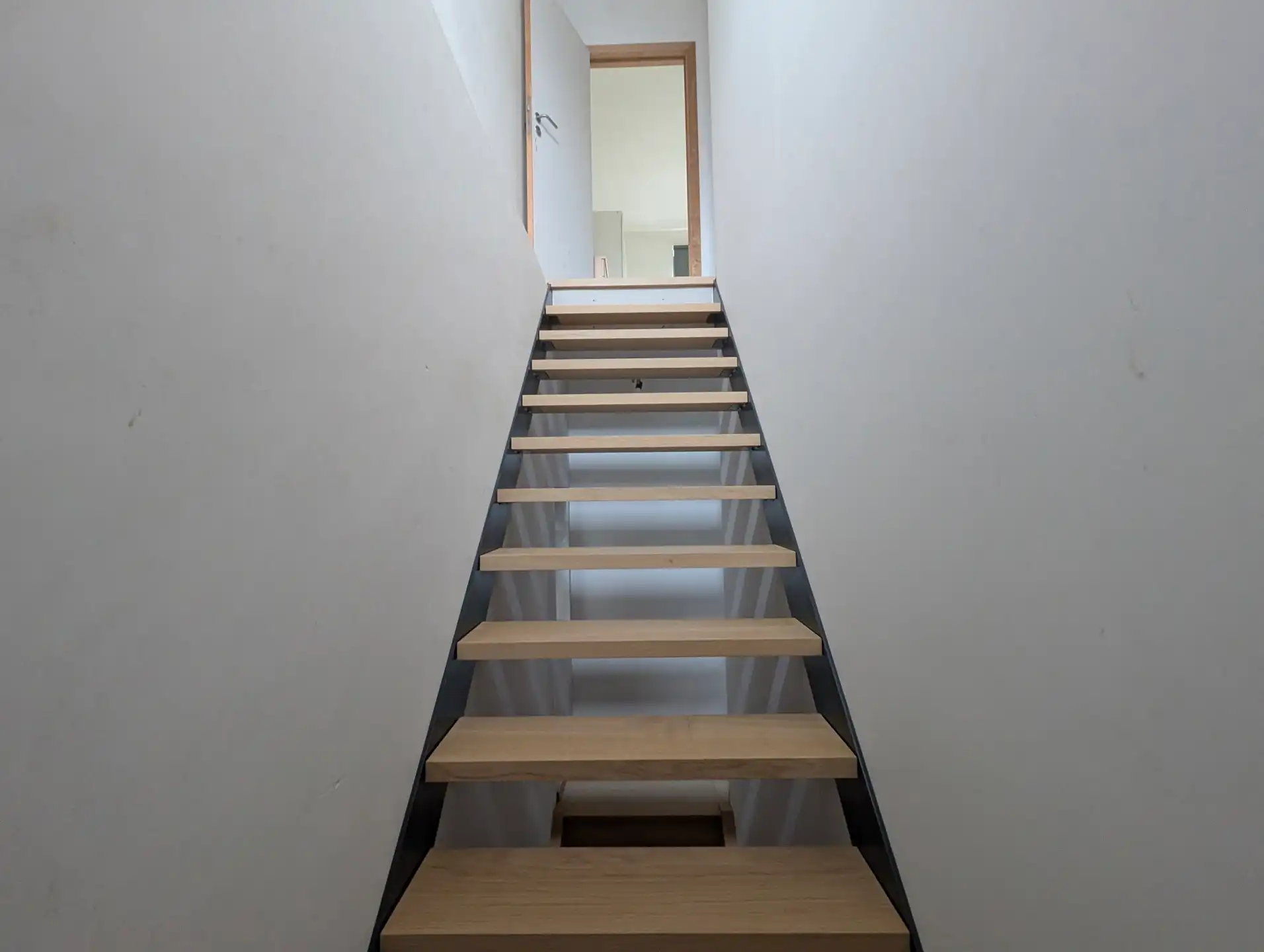 Huis te koop De Panne – Instapklaar, 4 slaapkamers, garage en zuidgerichte tuin (volledige renovatie 2023) foto 13