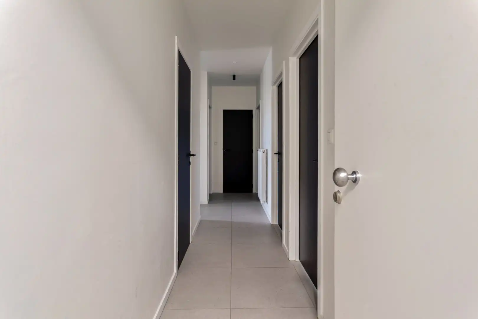 Lichtrijk nieuwbouwappartement met 3 slaapkamers, tuin, terras, kelderberging en 2 autostaanplaatsen - EPC 36 kWh/m² -bewoonbare opp. 115 m²   foto 5