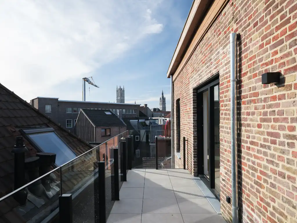 Renovatieproject nabij Portus Ganda en het historisch stadscentrum foto 3