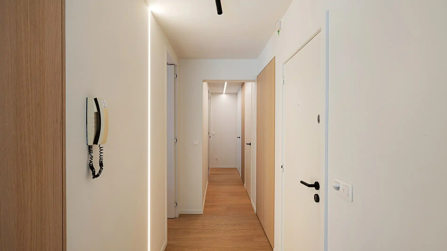 Gerenoveerd hoekappartement met 3 ruime slpks.  foto 11