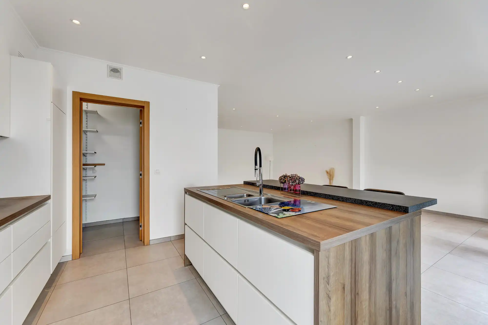 Prachtig gelijkvloers appartement met tuin foto 9