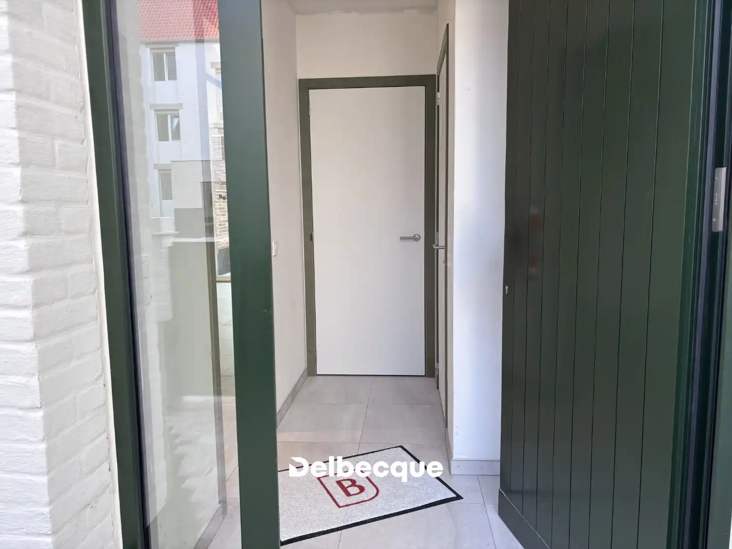 Lichtrijke nieuwbouwwoning met 3 slaapkamers, tuin en ondergrondse staanplaats foto 2