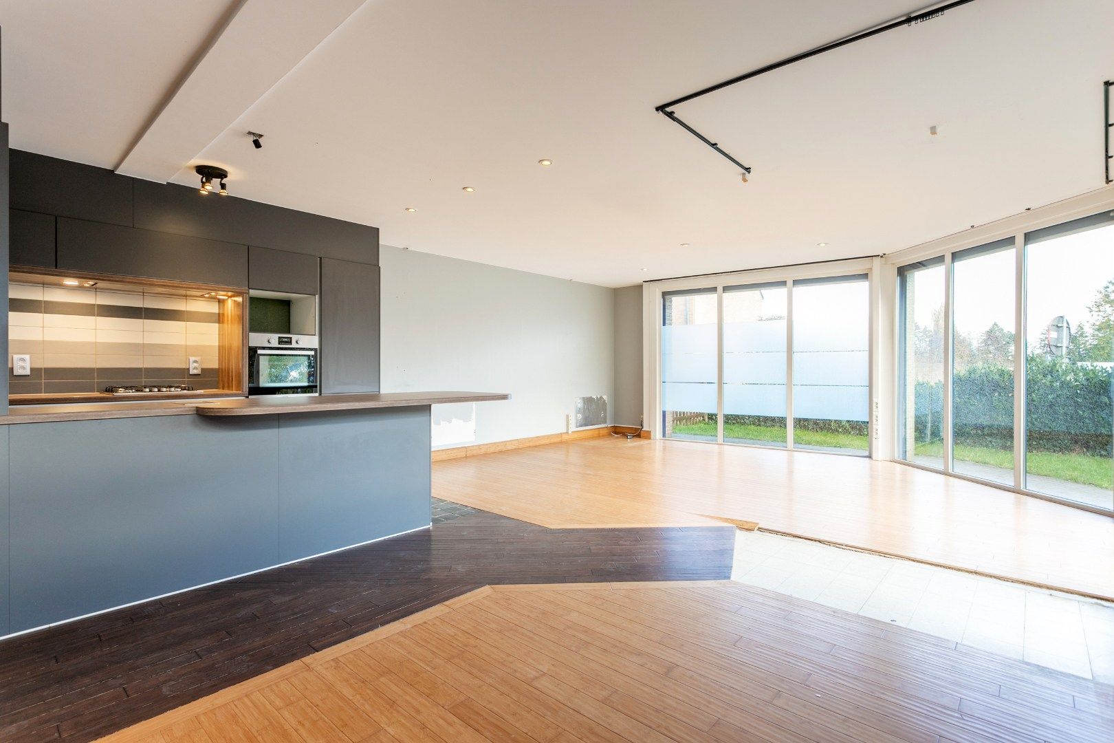 Opbrengsteigendom met 2 app in het centrum van Halle foto 5