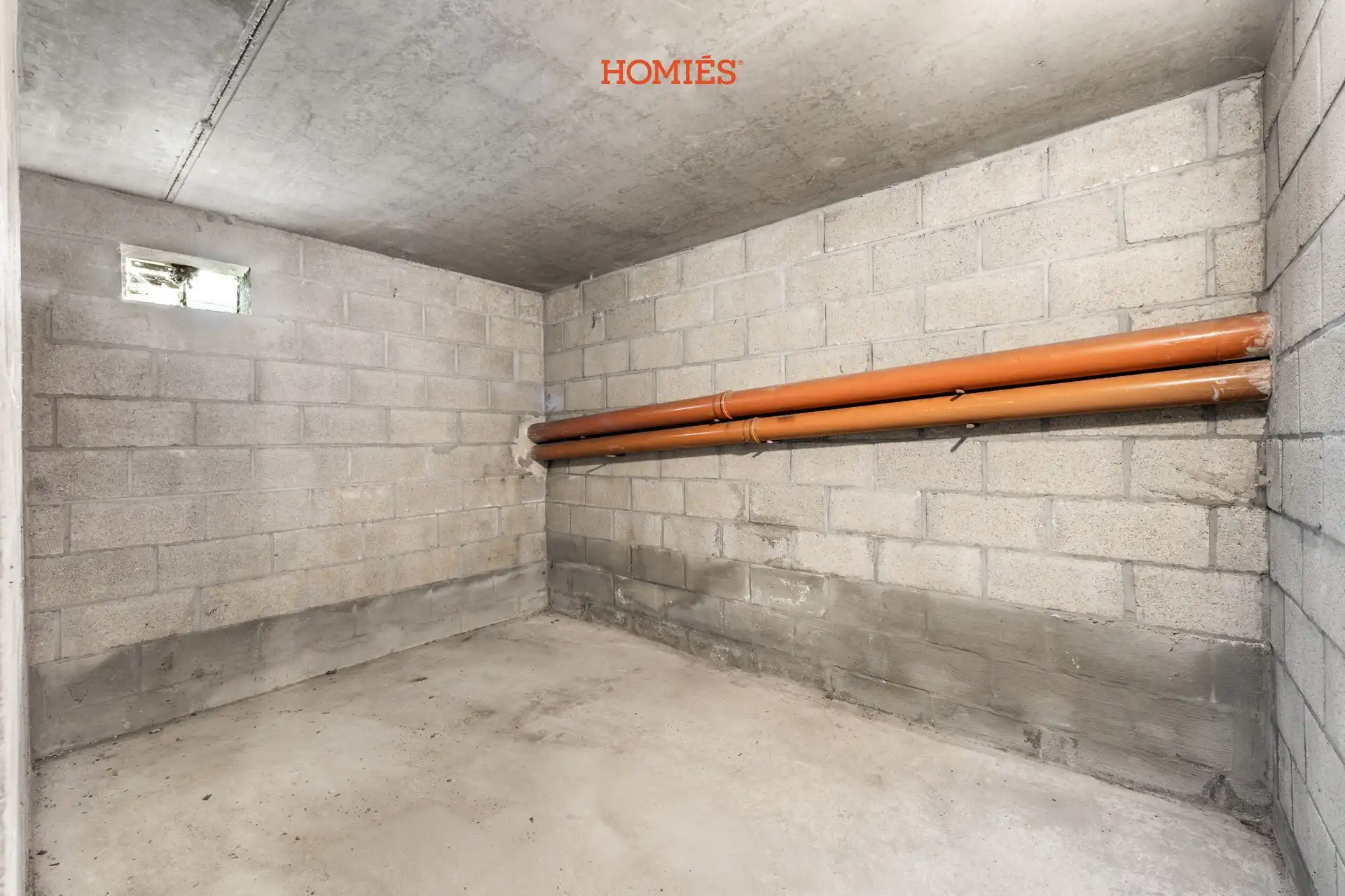 Instapklaar en vernieuwd 2-slaapkamerappartement met garage foto 15