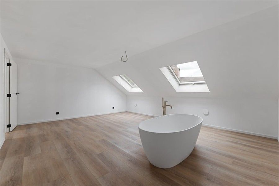 EXCLUSIEF WONEN IN EEN GERESTAUREERDE VIERKANTSHOEVE foto 38