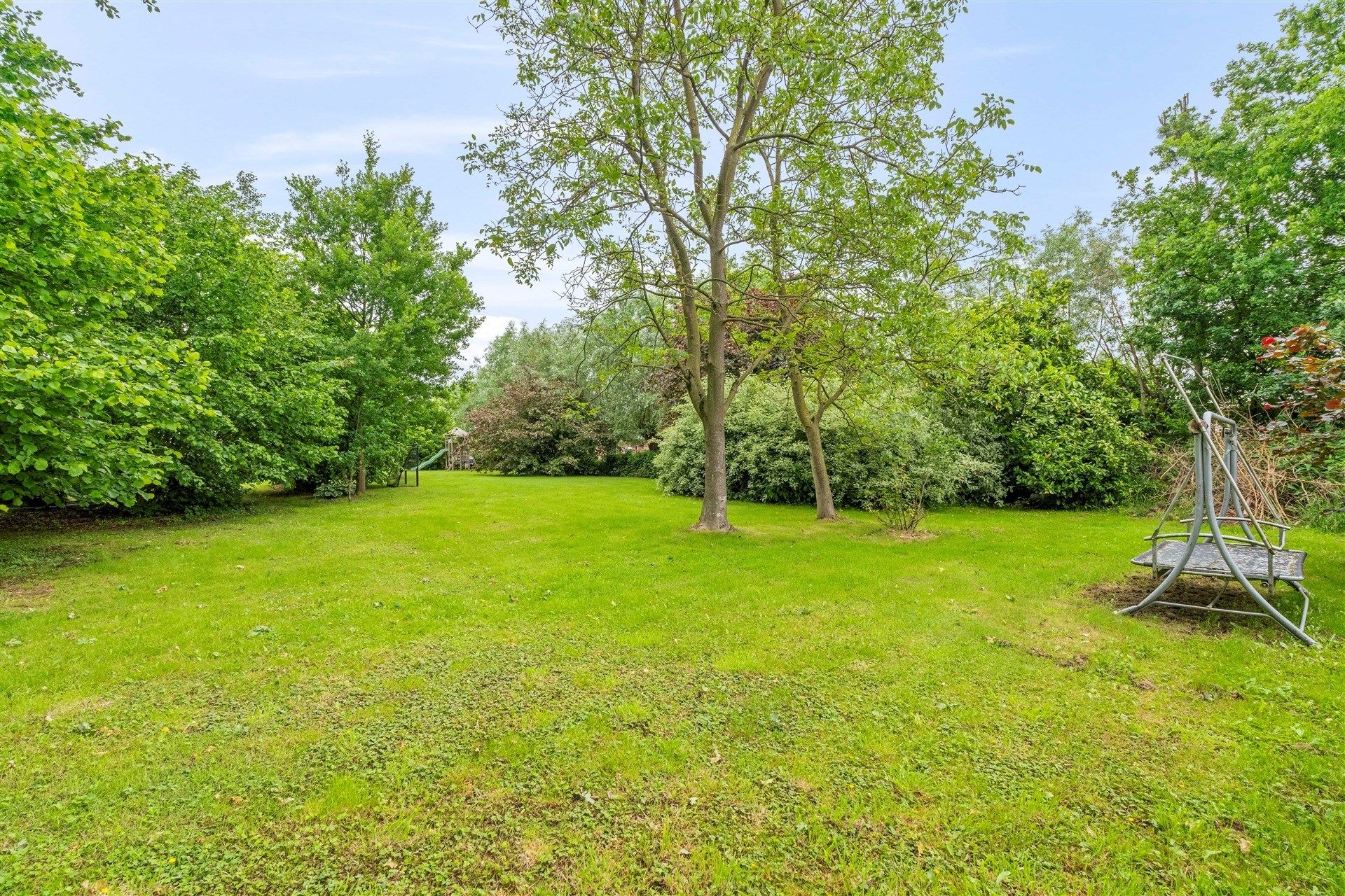 Open bebouwing met 5 slaapkamers op 2.561m² grond foto 32