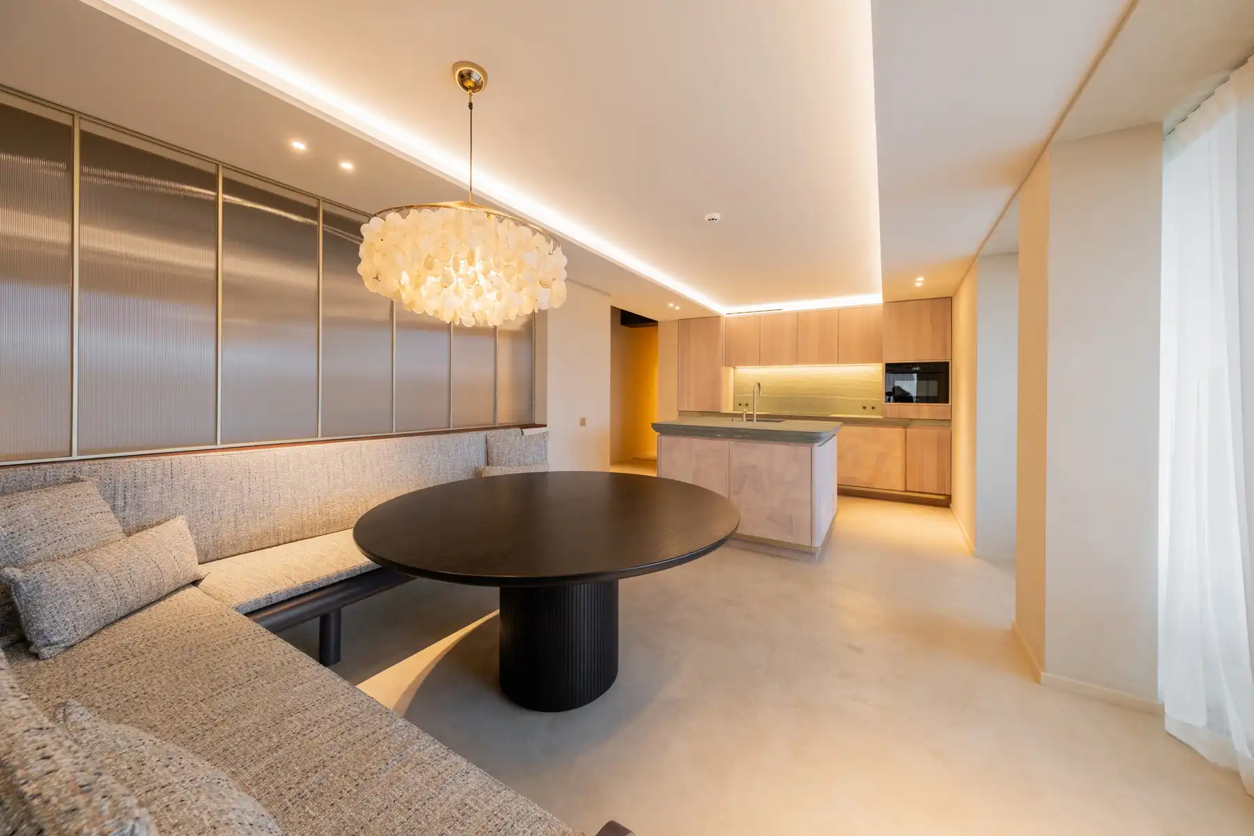 Luxe appartement met ruim terras en unieke zichten foto 7