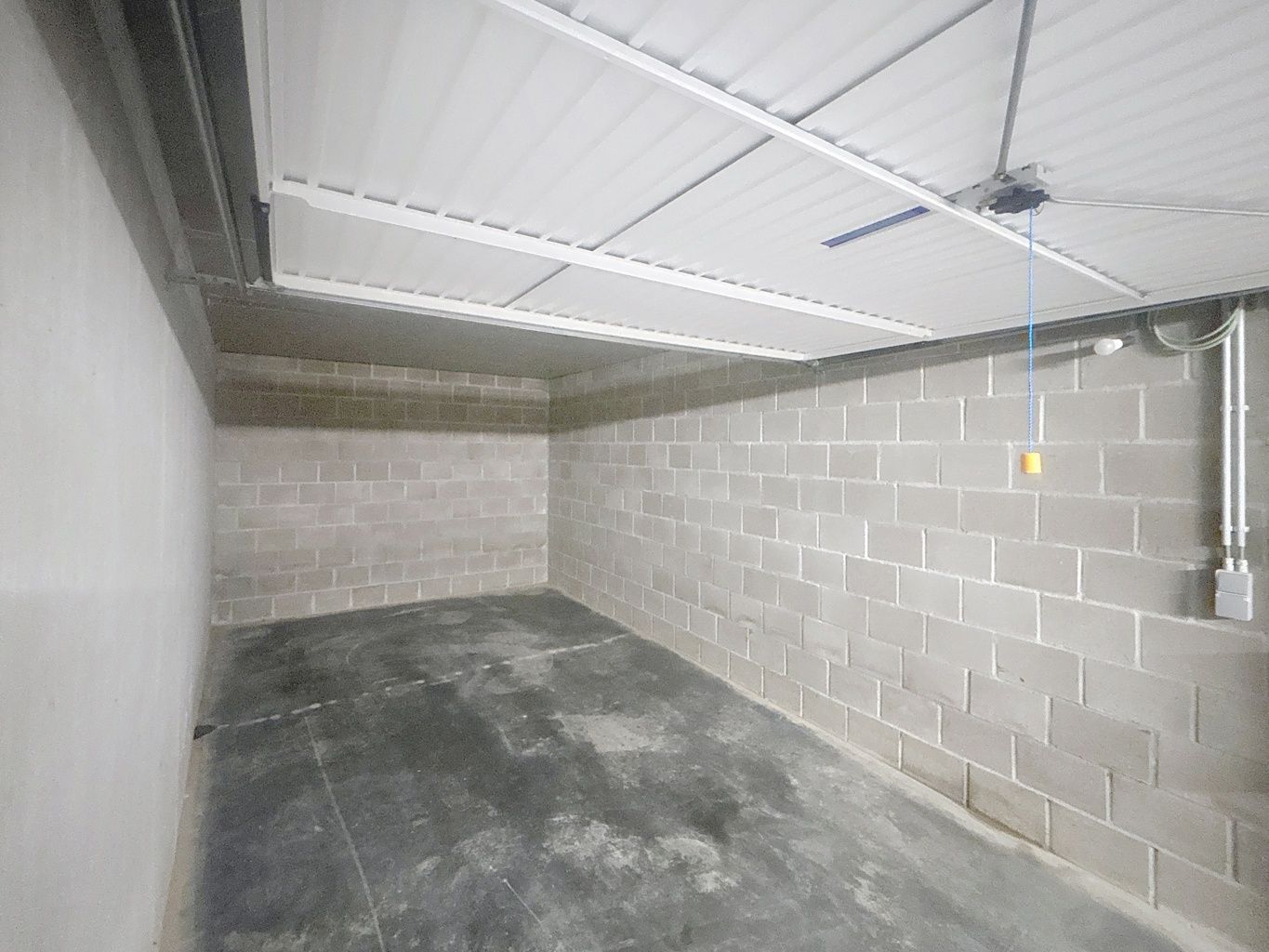 Garagebox in het centrum van Opwijk foto 2