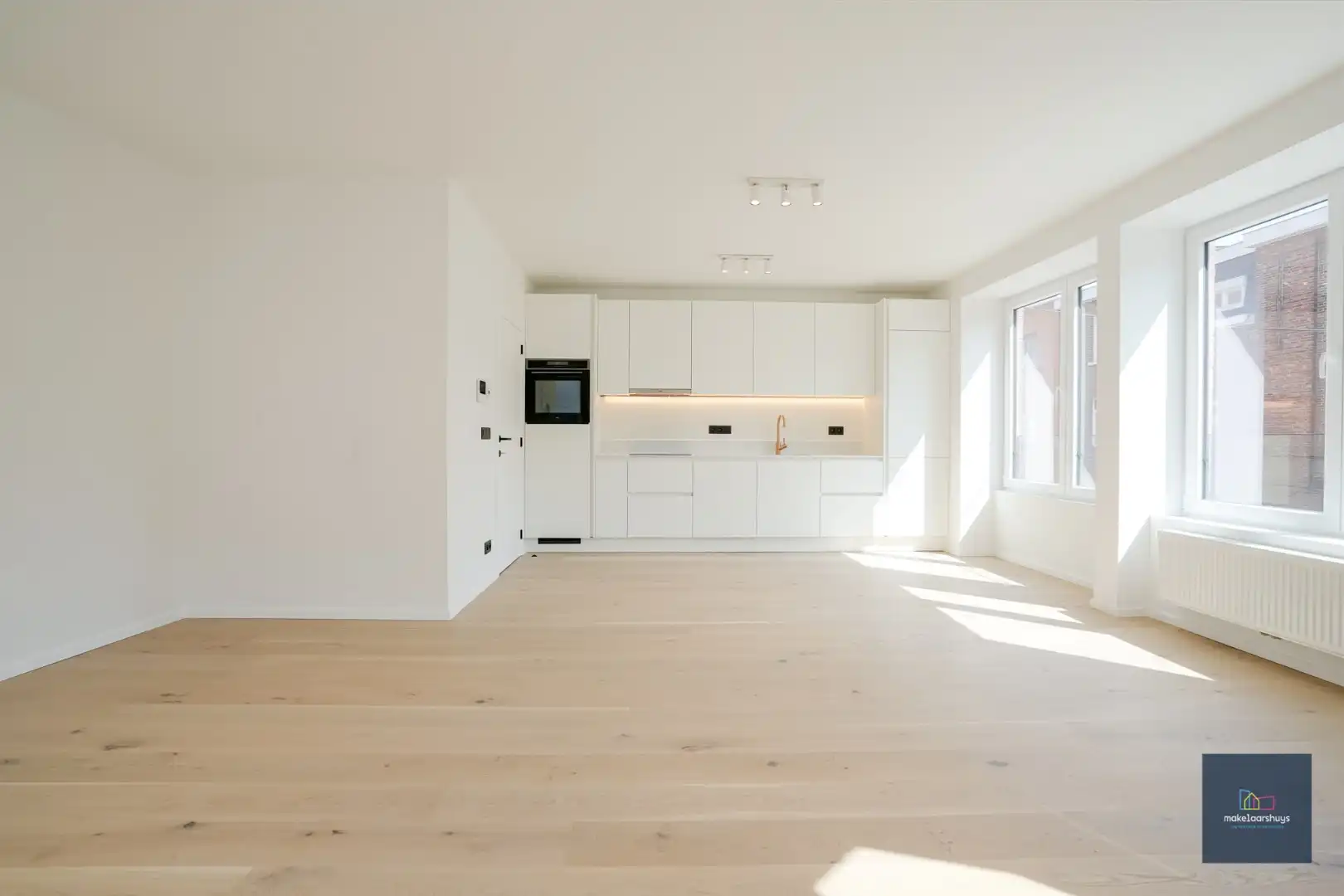 Stijlvol gerenoveerd 2 slaapkamerappartement  foto 2