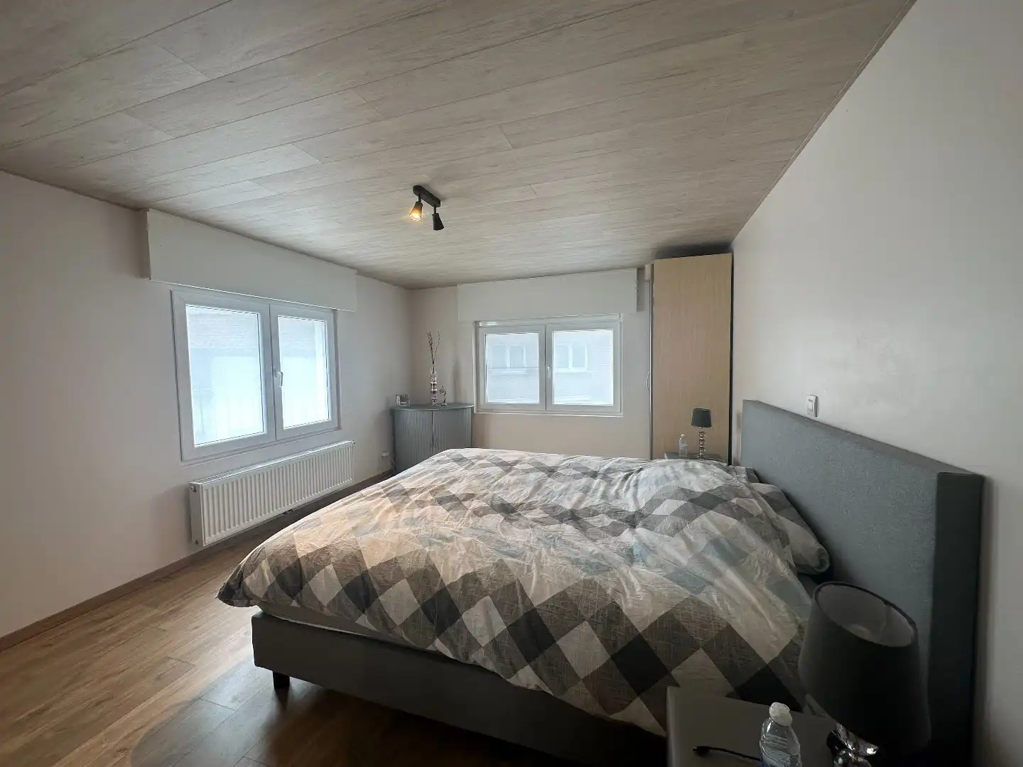 Verrassend ruime woning met 3 ruime slaapkamers en garage foto 7