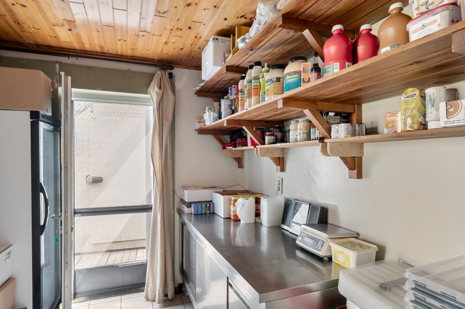 Handelspand in Olen met horeca- en andere mogelijkheden met bovenliggend appartement foto 12
