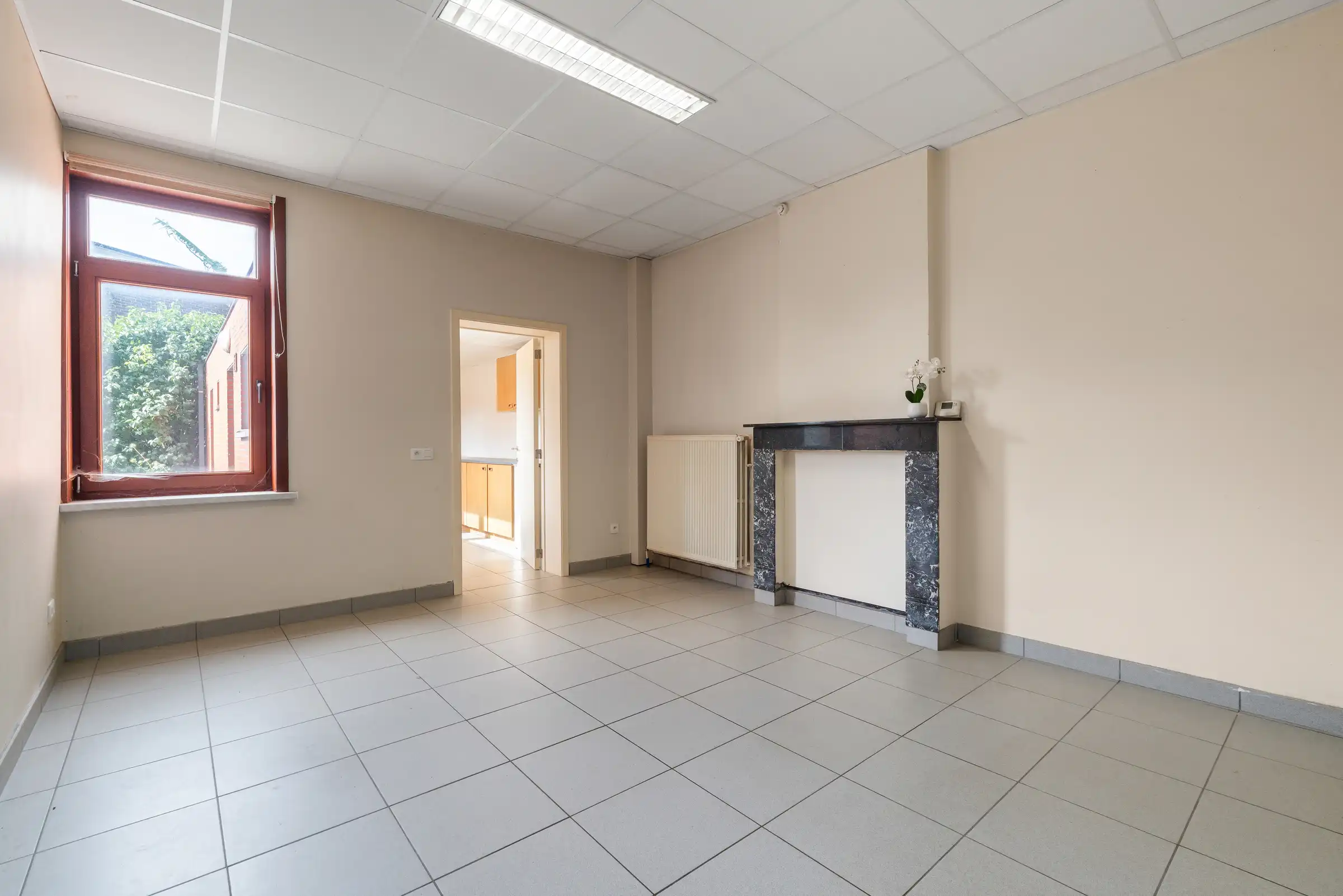 Voormalige pastorij op 520 m² met garage foto 6