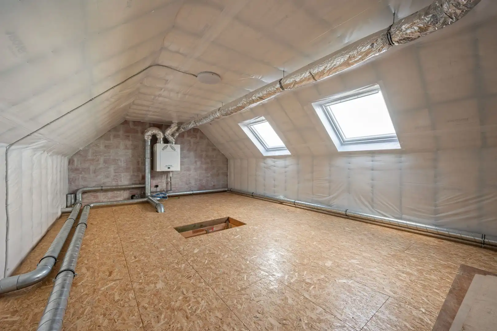 BEZOEKMOMENT OP 06/09 - Kwalitatief afgewerkte lichtrijke en ruime nieuwbouw woning met tuin en 3 volwaardige slaapkamers foto 25