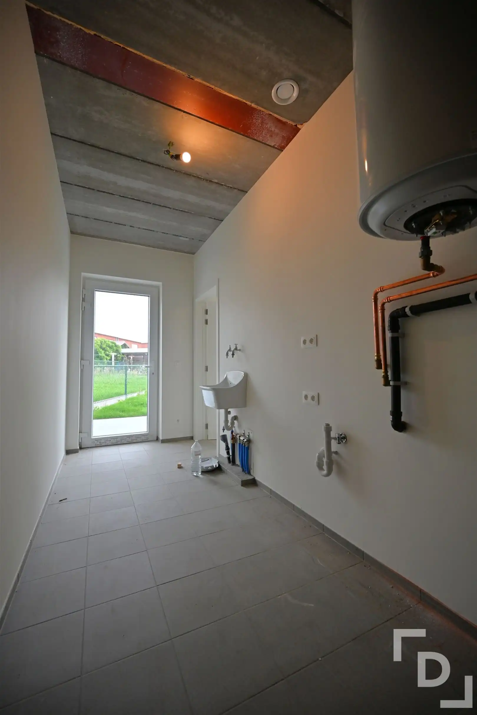 Afgewerkte nieuwbouwwoning in hartje Proven. foto 17