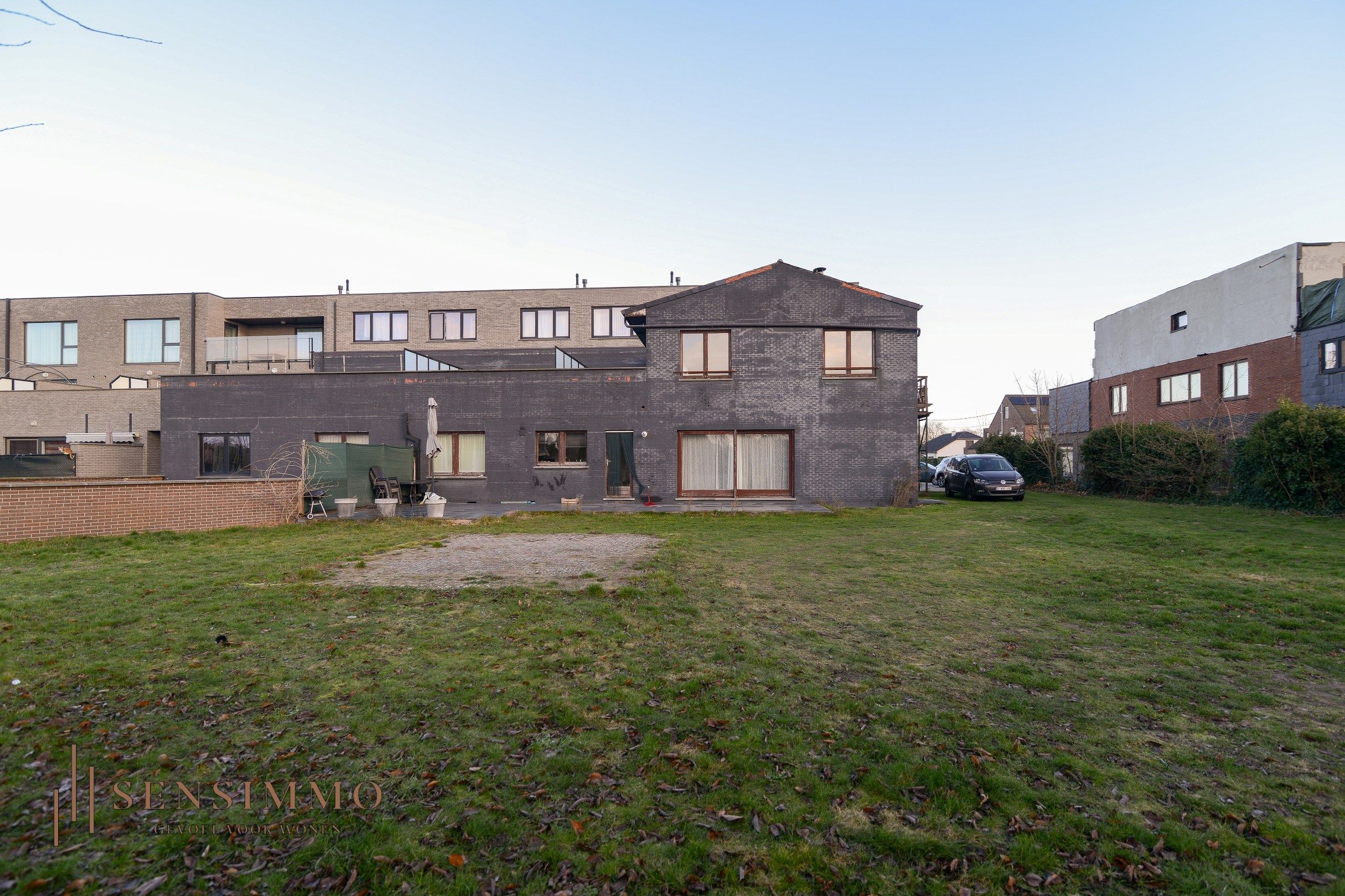 Opbrengsteigendom: Building met 8 appartementen en 2 handelspanden foto 30