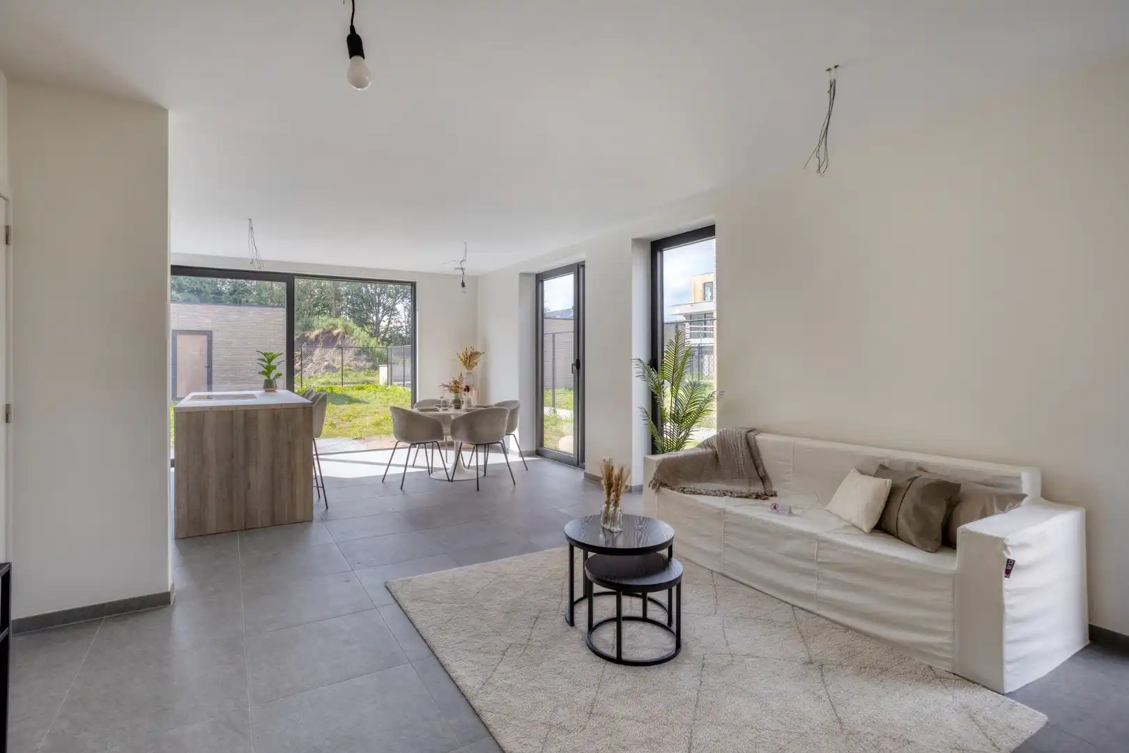 Instapklare nieuwbouw met 3 slpk en tuin foto 5