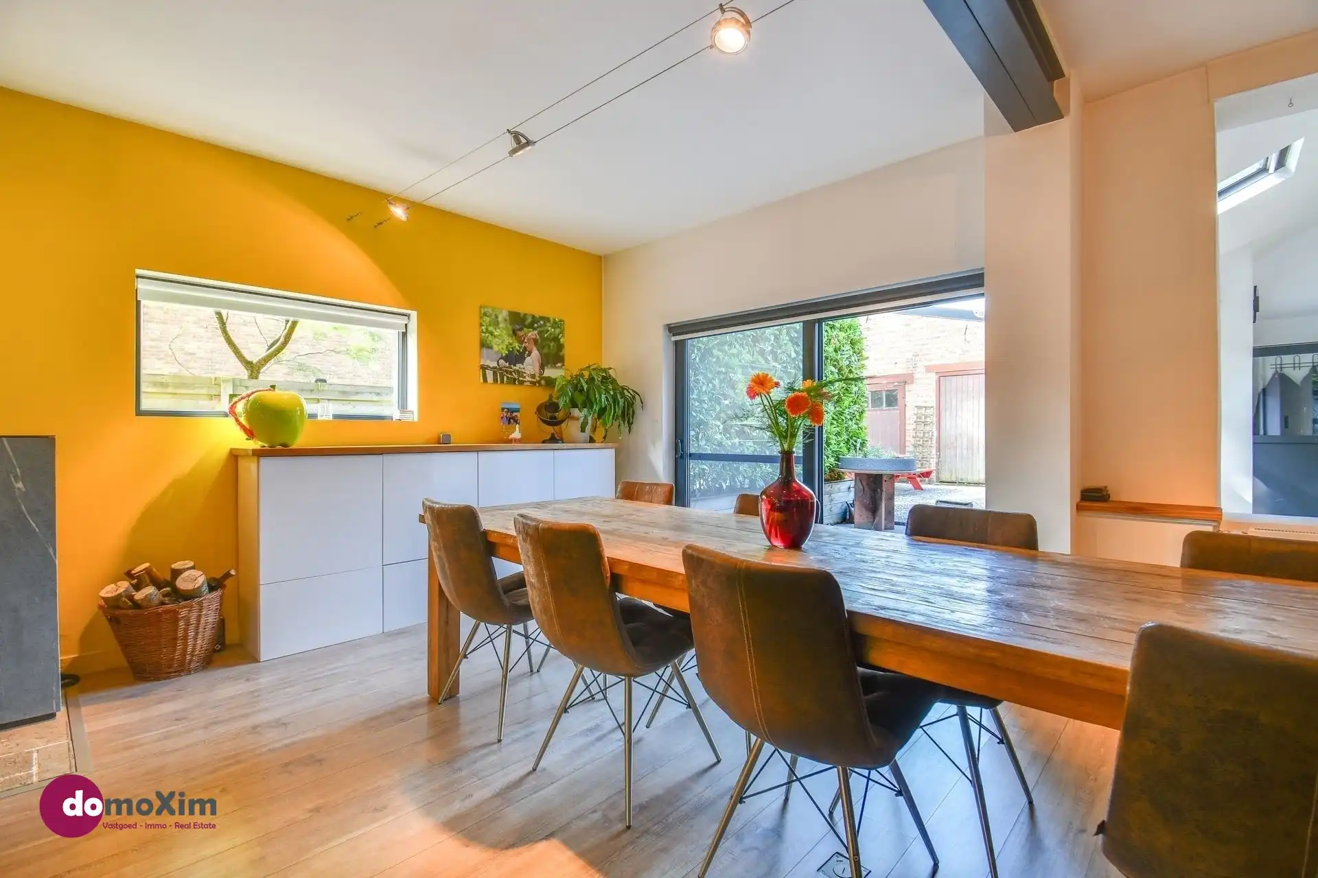 Instapklare woning met ruime hangar nabij het centrum van Hever foto 4