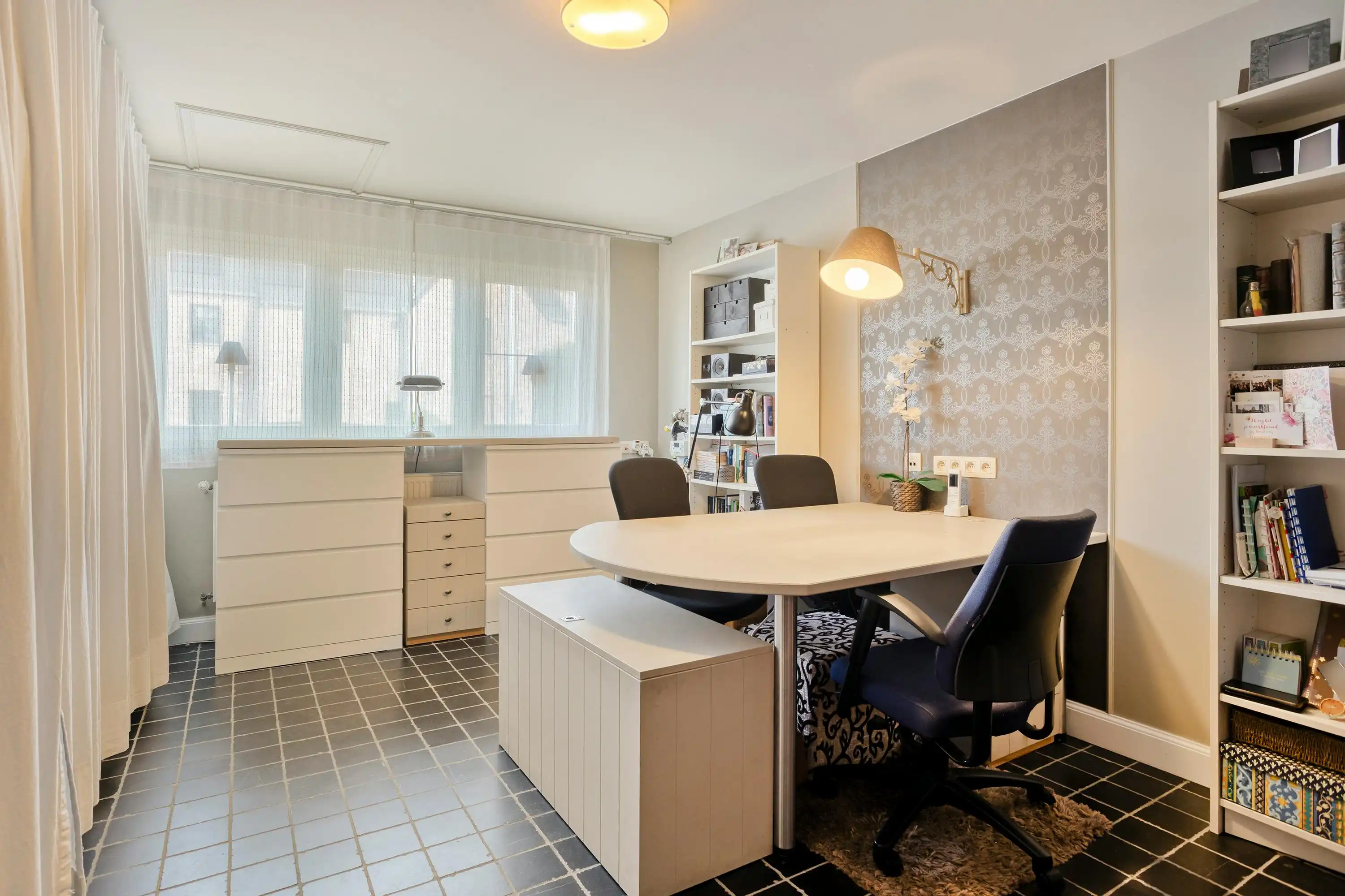 Instapklare gezinswoning met 4 slaapkamers en tuin te Kuringen foto 17
