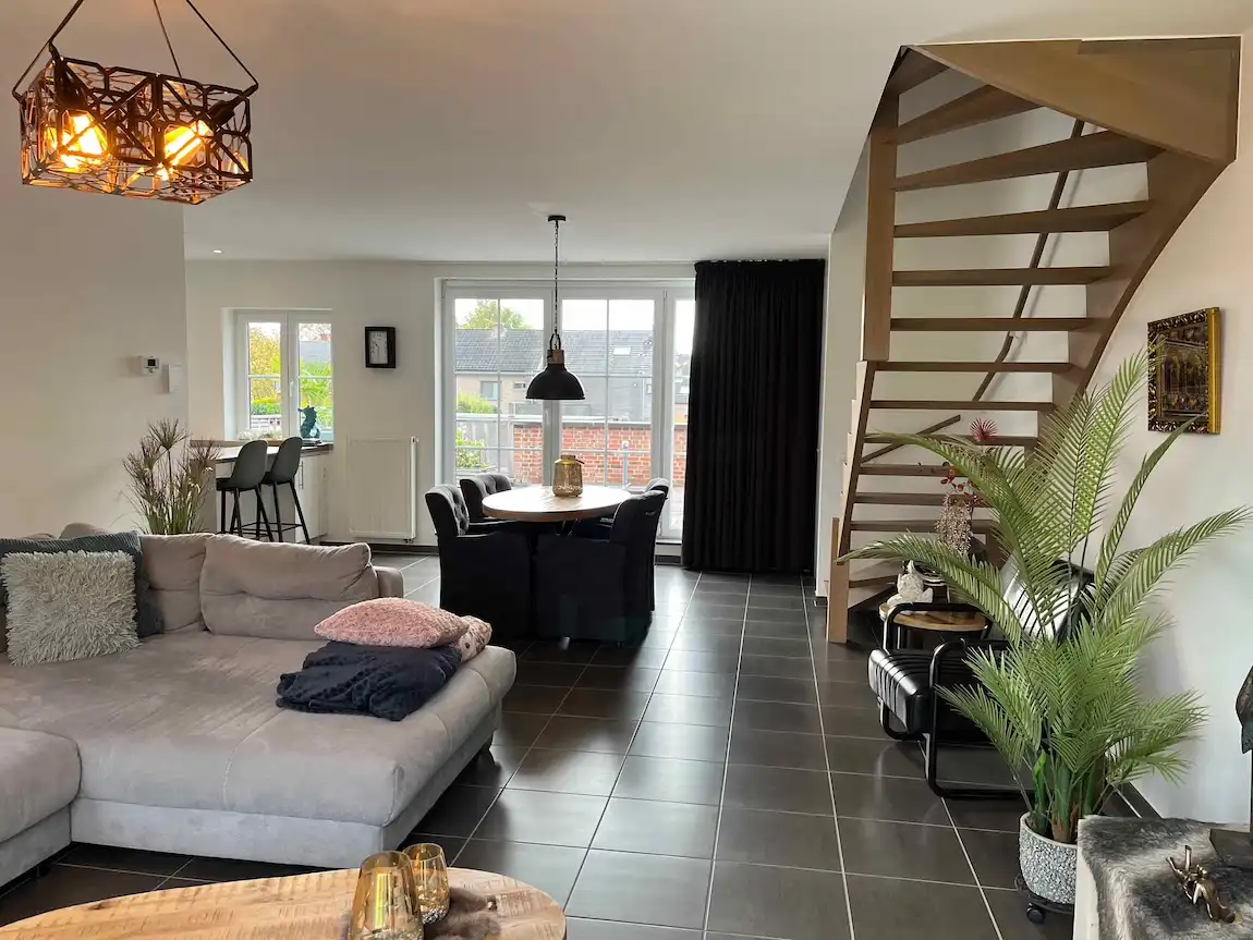 Ruim duplexappartement foto 8