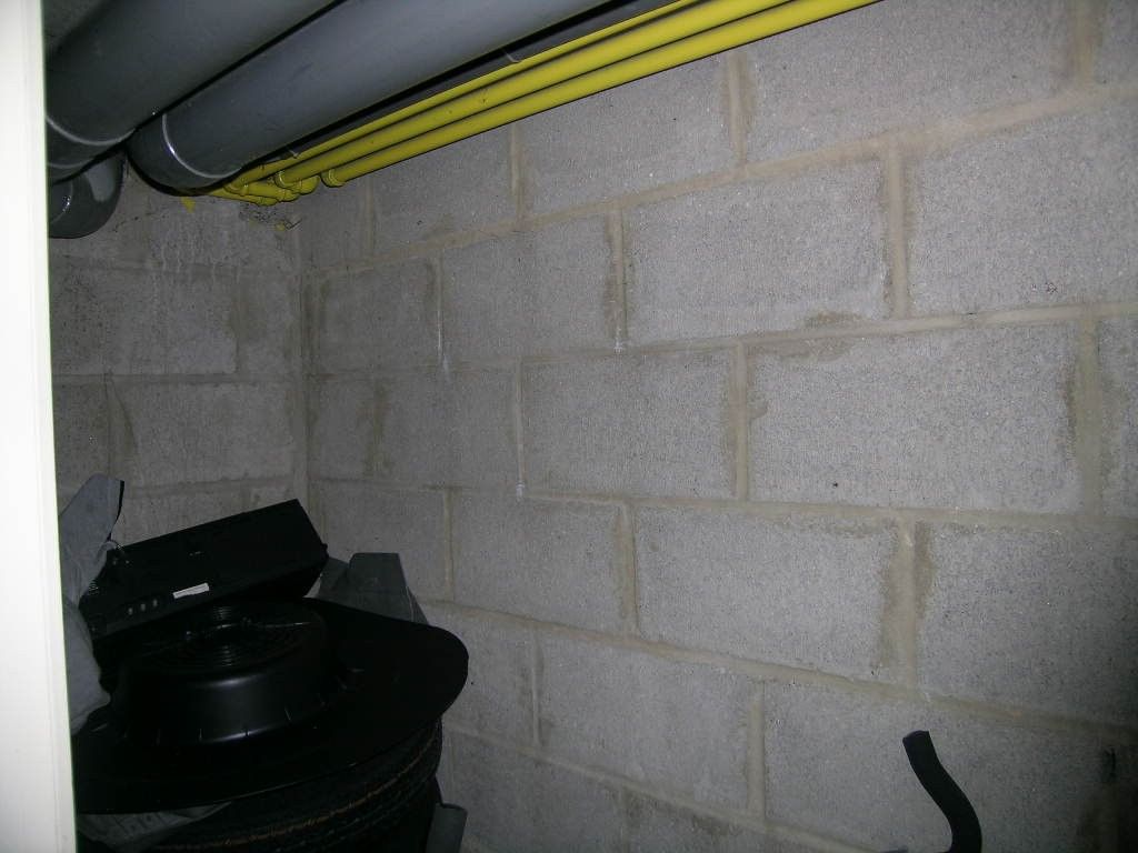 Knus 1 slaapkamer appartement te koop in het centrum van Maasmechelen, ideaal als investering! foto 11