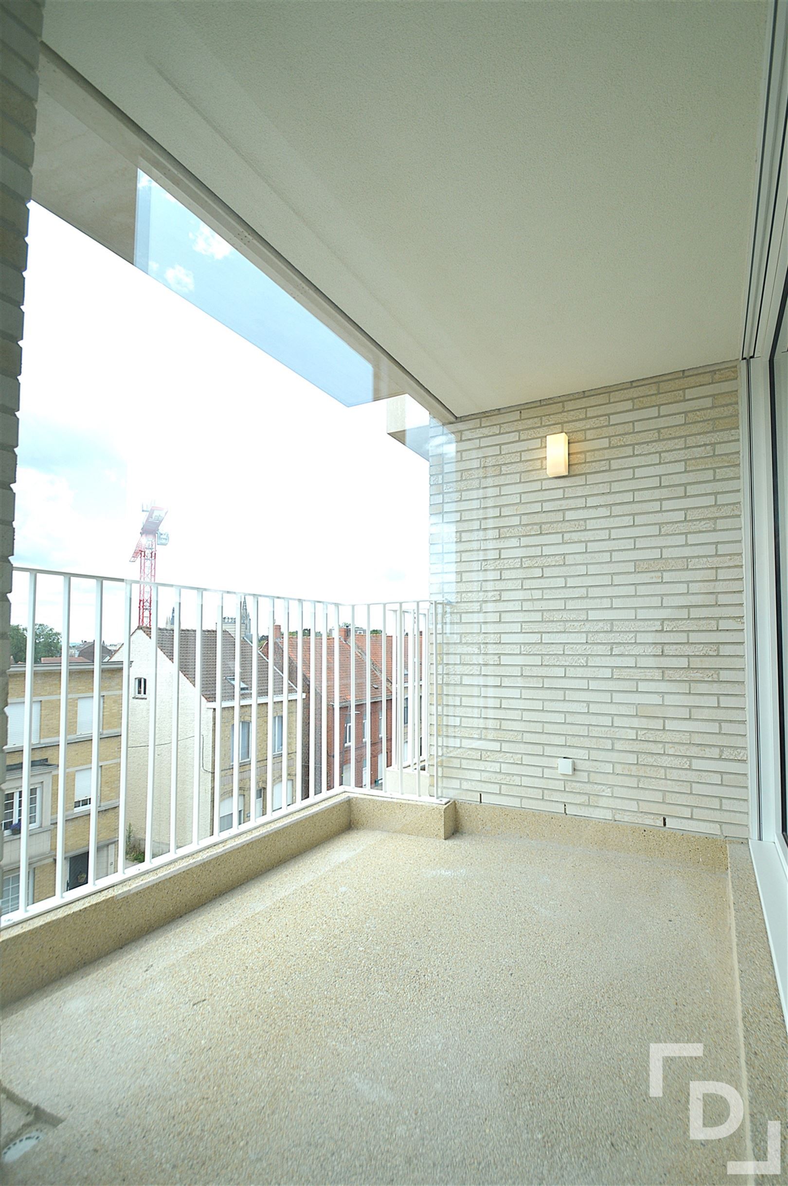 Nieuwbouwappartement met carport te huur te Ieper foto 15