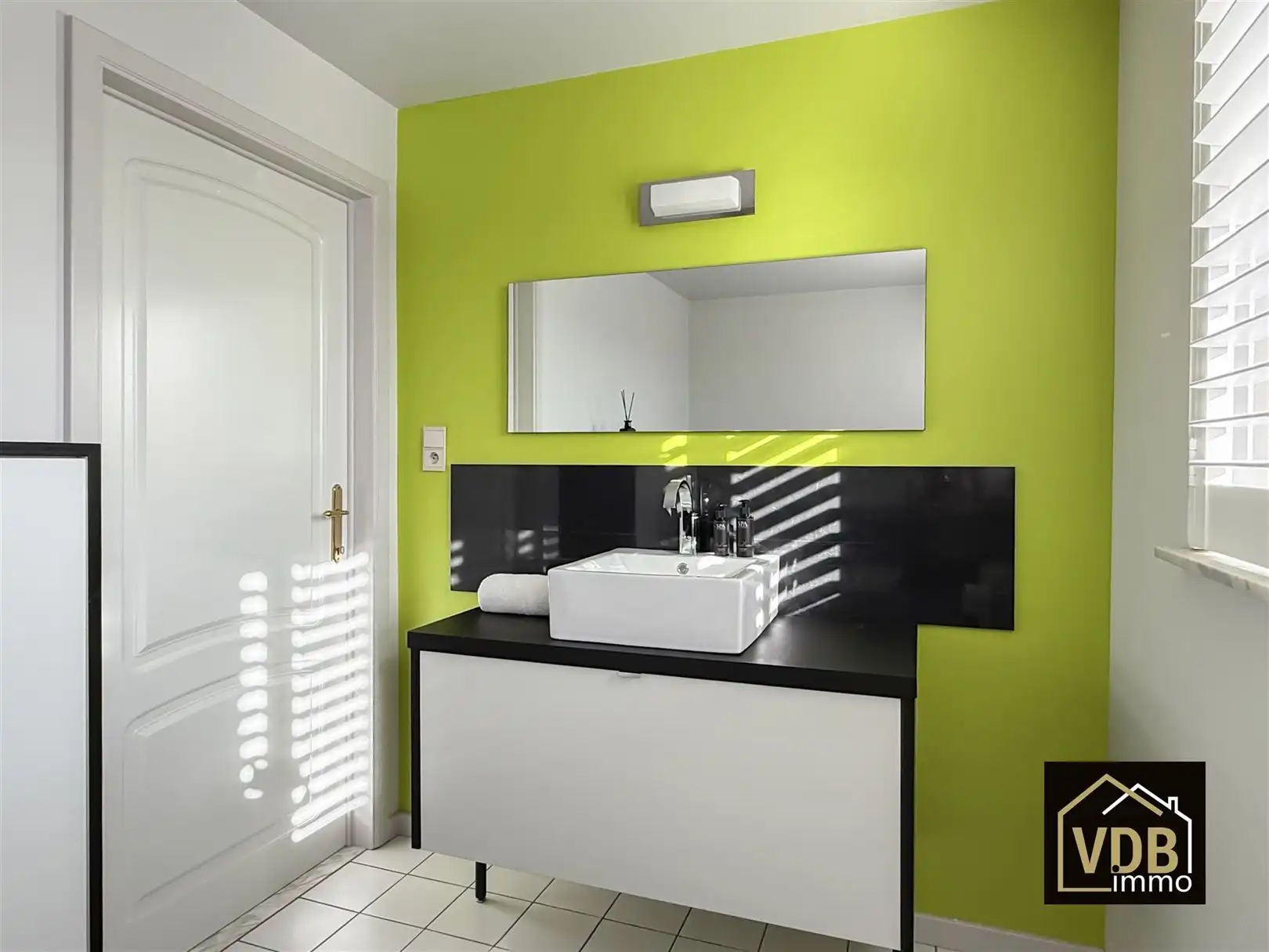 Instapklare halfopen bebouwing met 3 slaapkamers foto 52