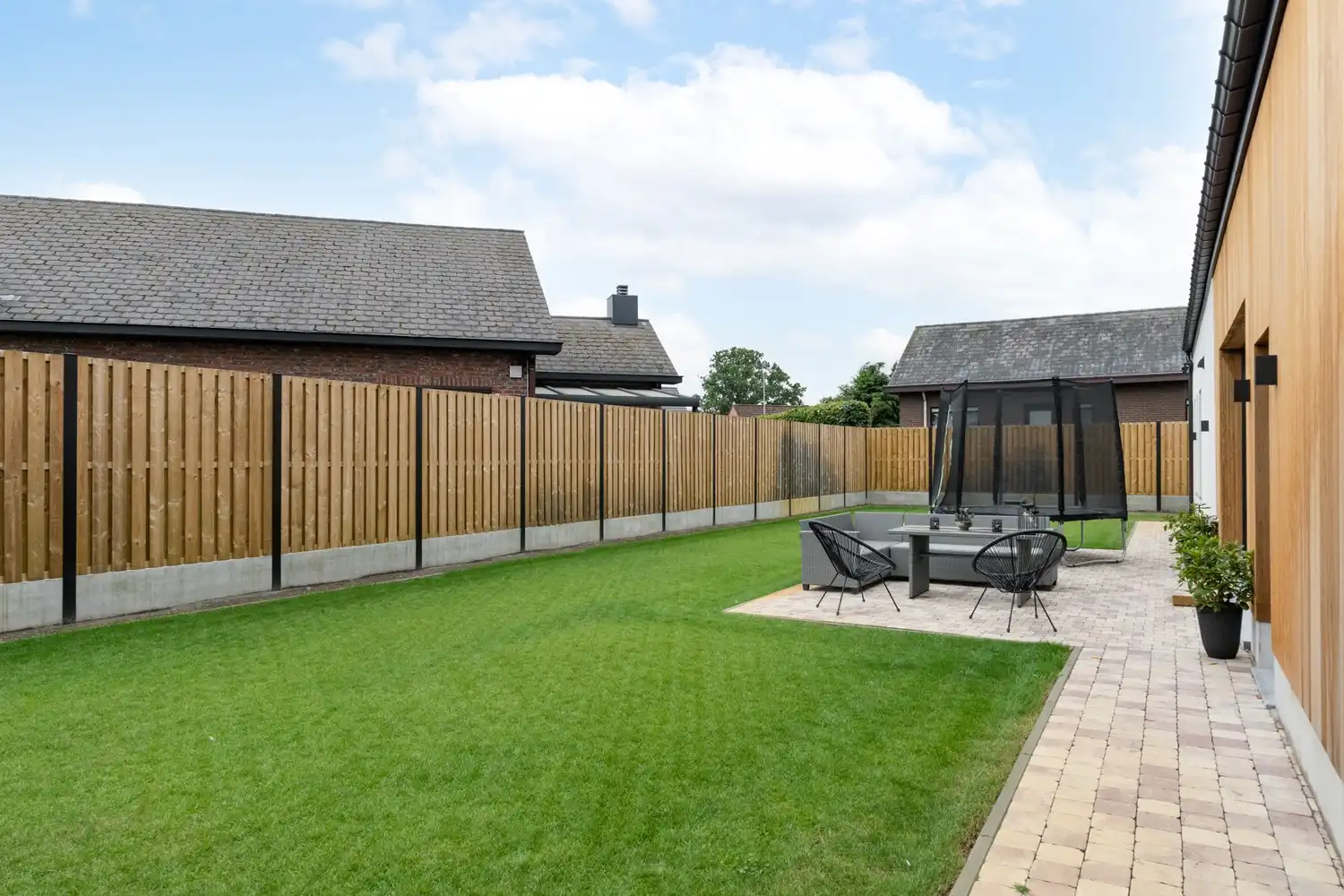 Prachtige villa te koop in Lommel - 4 slaapkamers, 2 badkamers, garage en ruime tuin op 566 m², volledig gerenoveerd in 2025! foto 41