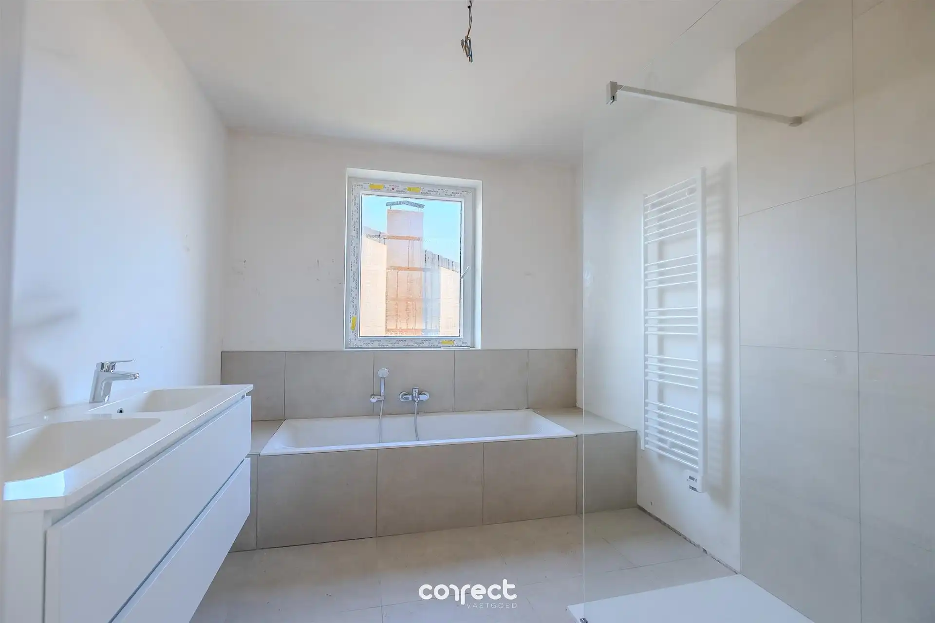 Mmoderne halfopen nieuwbouwwoning met een grote bew. opp. van 200 m². foto 7