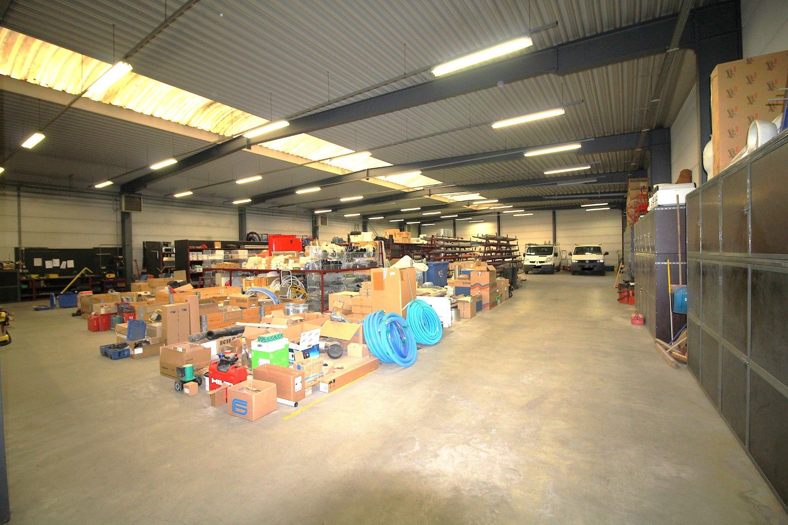  veelzijdig bedrijfsgebouw met woonst op een absolute commerciële topligging foto 5