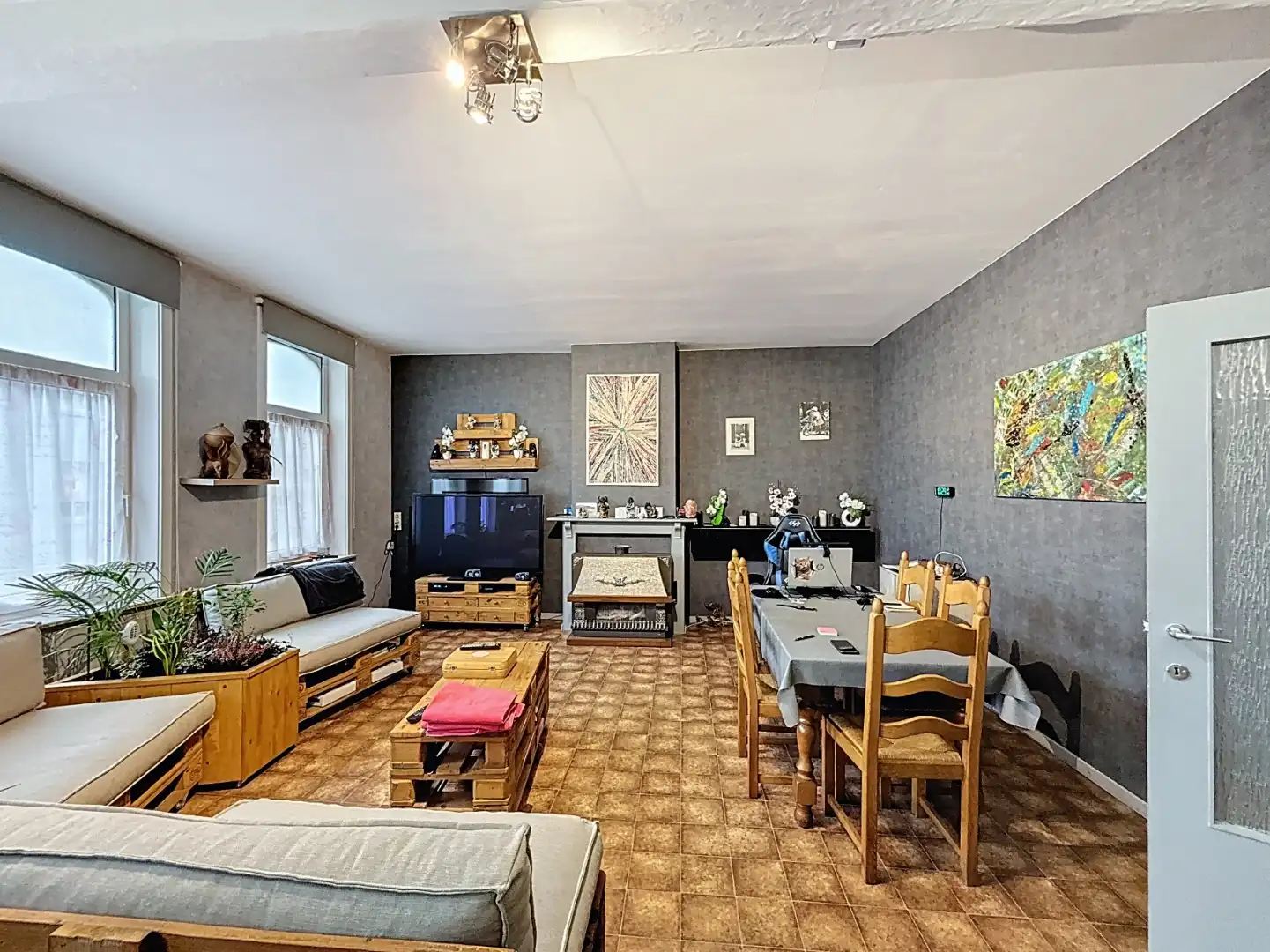 Investeringspand bestaande uit drie appartementen en handelspand in centrum Nieuwpoort foto 2