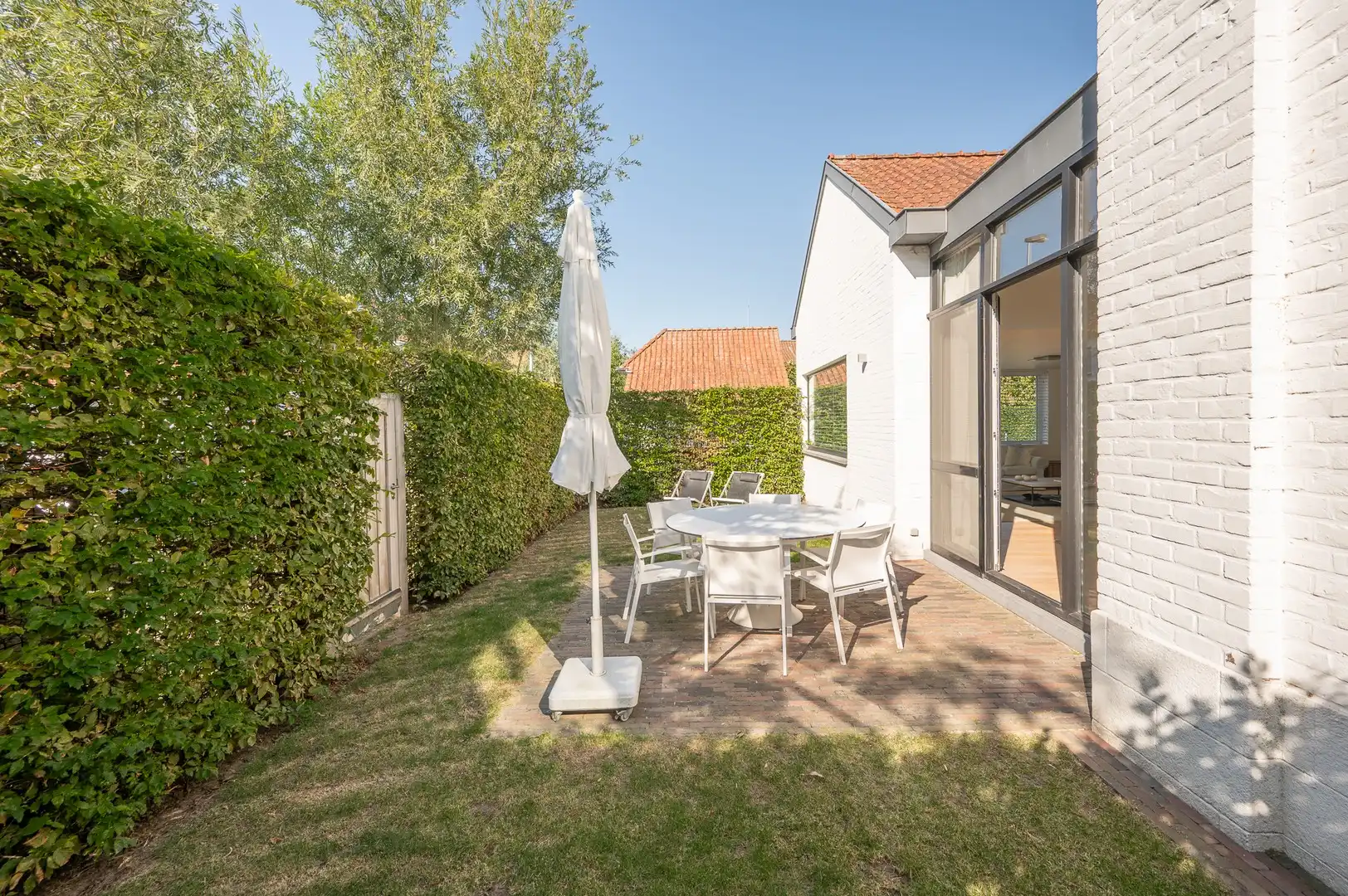 Prachtige, lichtrijke woning vlakbij het pittoreske Oosthoekplein in het Zoute op wandelafstand van de zee en het Zwin. foto 10