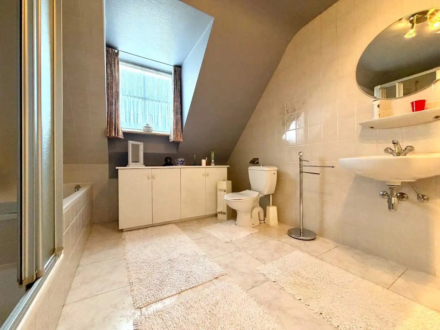 Te koop – Instapklare halfopen bebouwing in Harelbeke foto 11