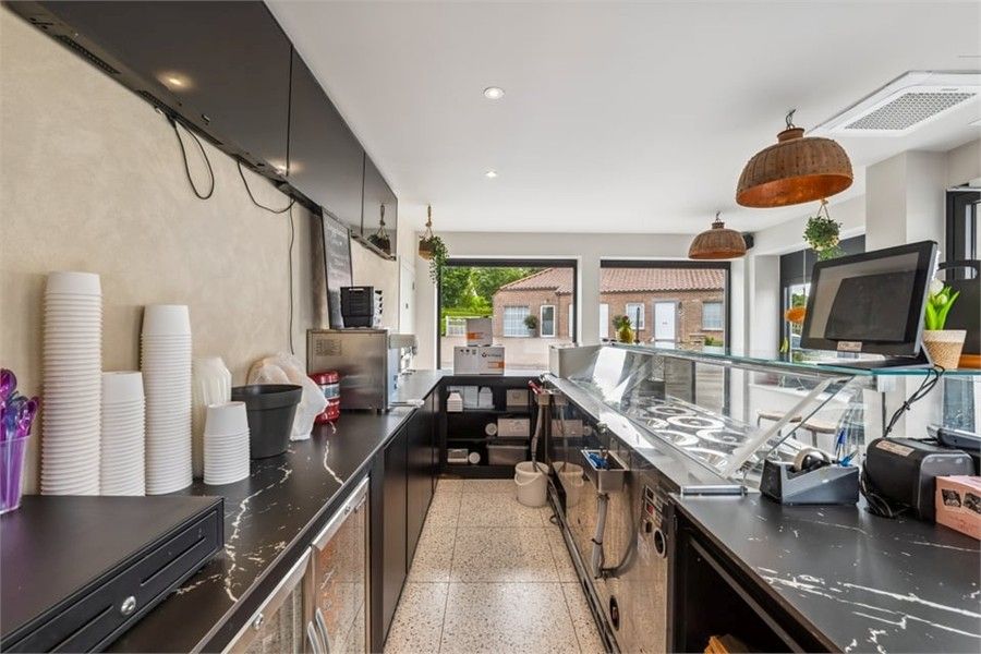 INTERESSANTE OPBRENGSTEIGENDOM MET HANDELSRUIMTE EN APPARTEMENT foto 17