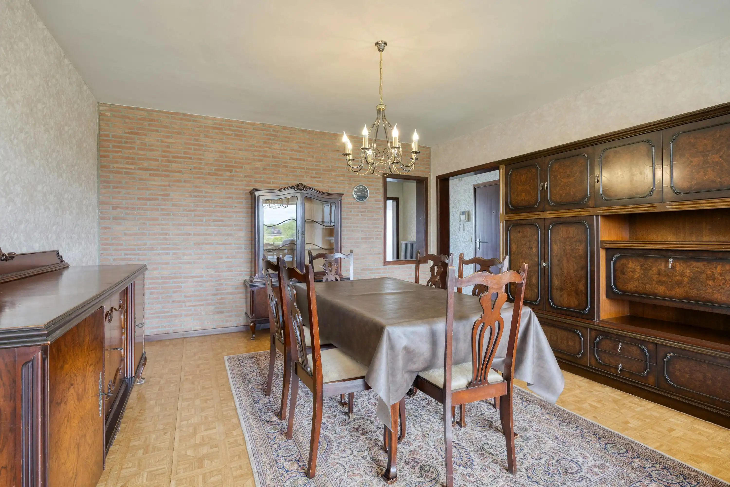 Lichtrijk appartement met 3 kamers te koop in Merksem foto 4