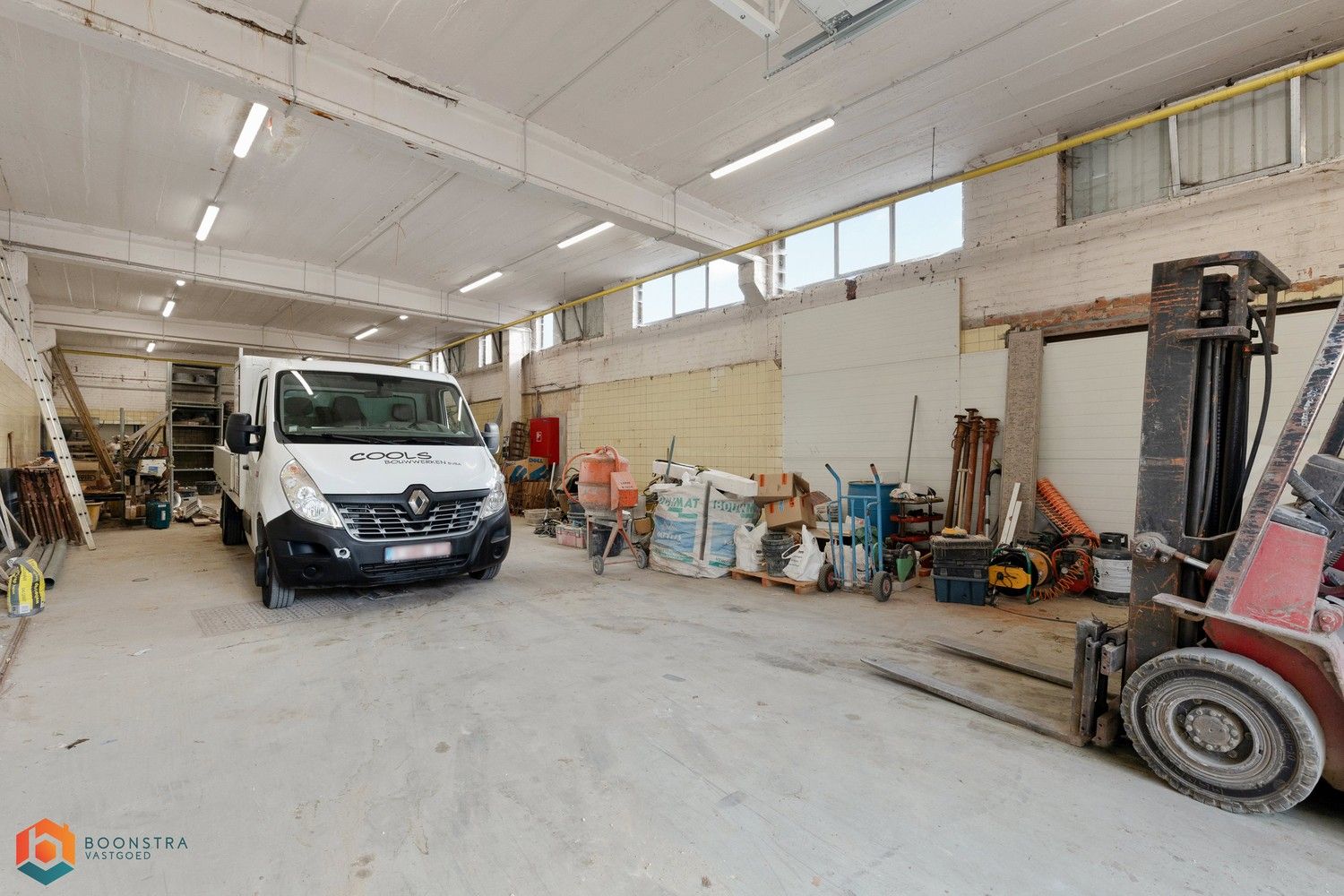 Ruim magazijn van 204 m² foto 2