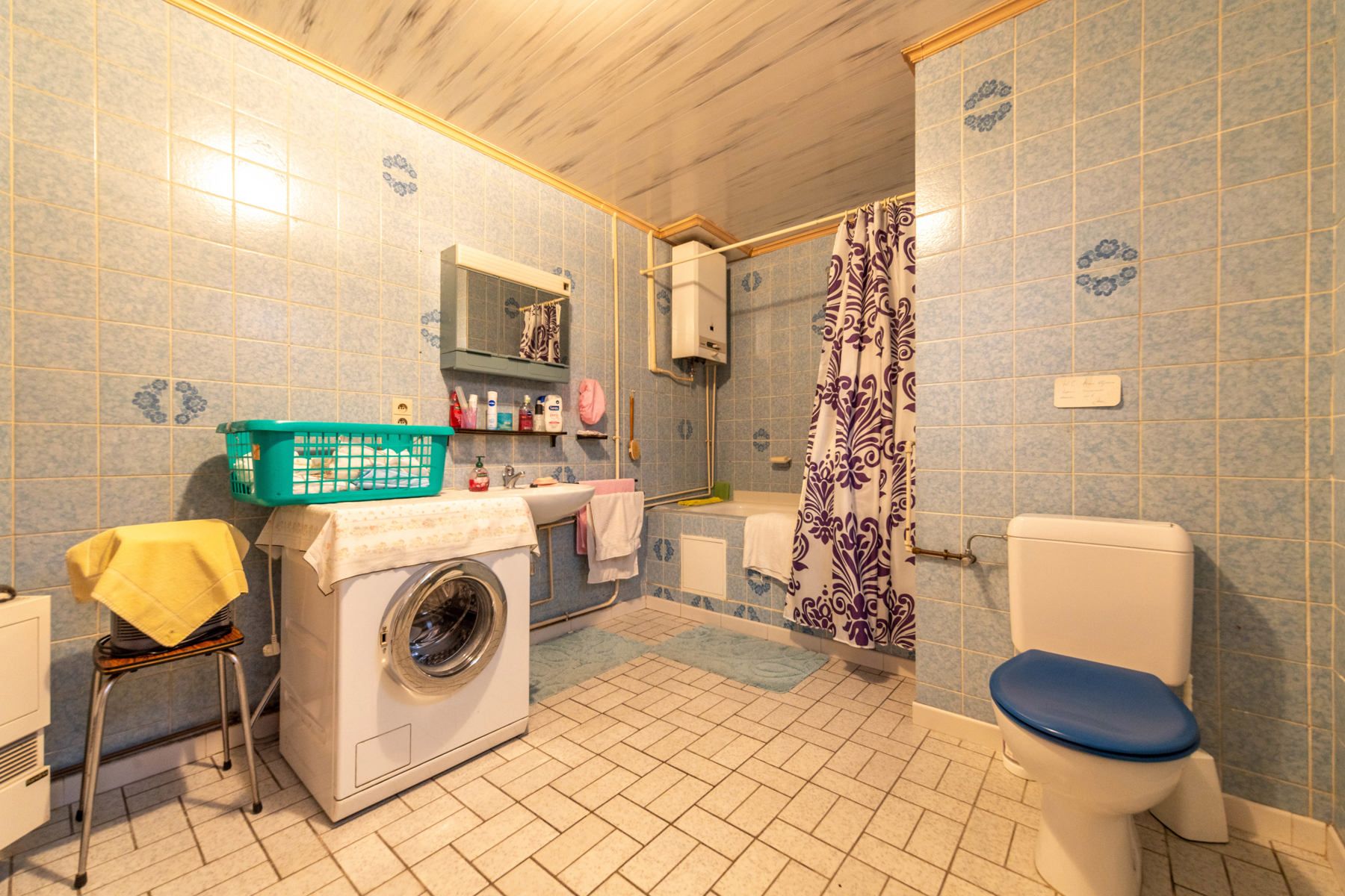 Ruime te renoveren woning met leuke tuin.  foto 7