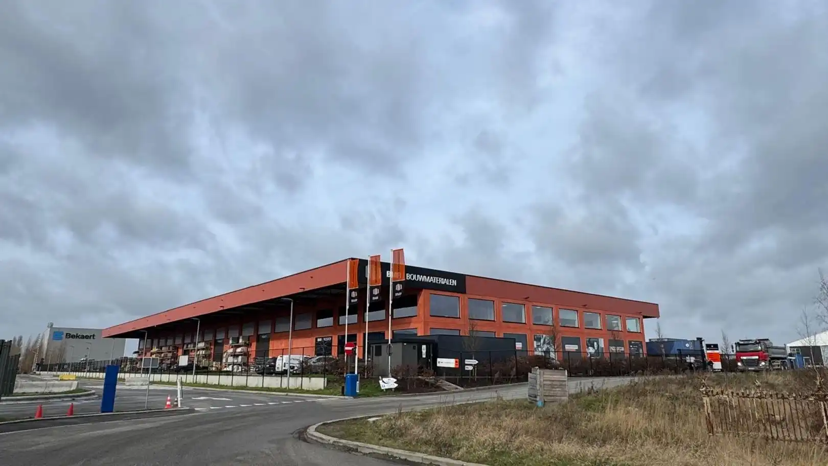 Semi industrieel foto {{pictureIndex}}